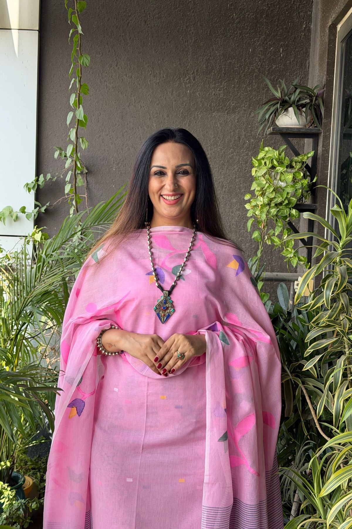 Intricate Jamdani Jaal Embroidery on Handloom Cotton Sets. ✨