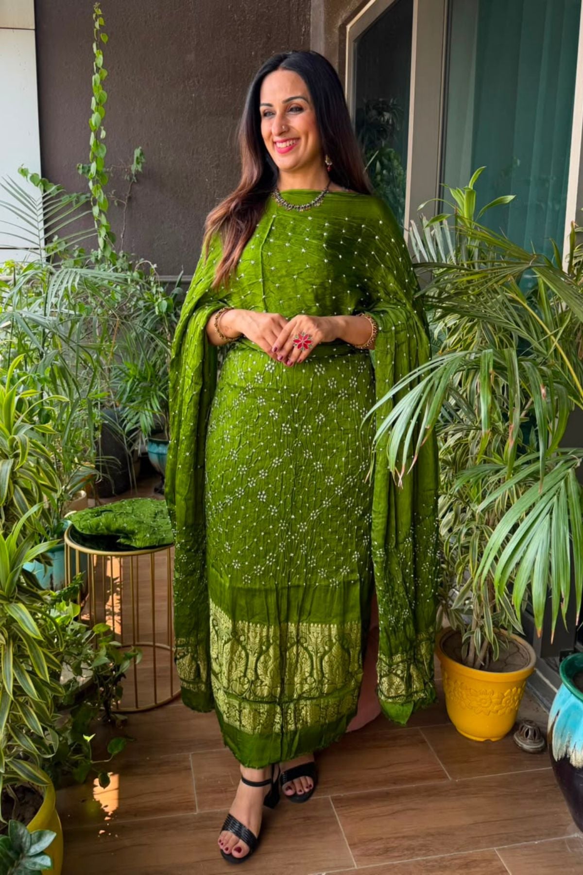 Bandhani with nakshi zari work on pure modal!!