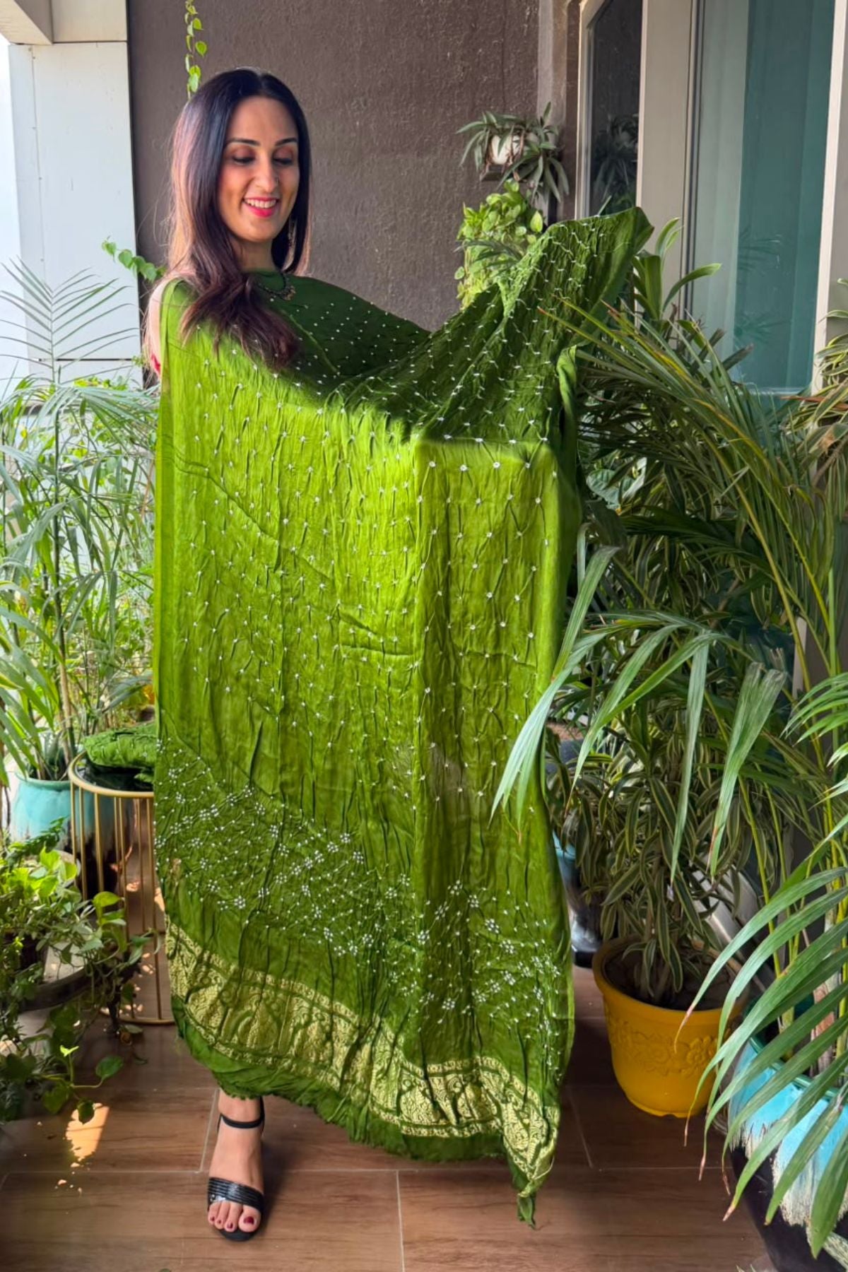 Bandhani with nakshi zari work on pure modal!!