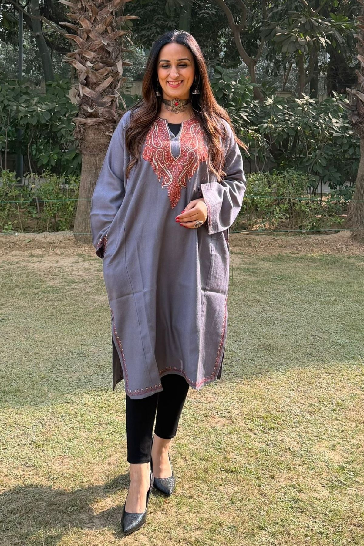 Sozni Handwork woollen Phiran