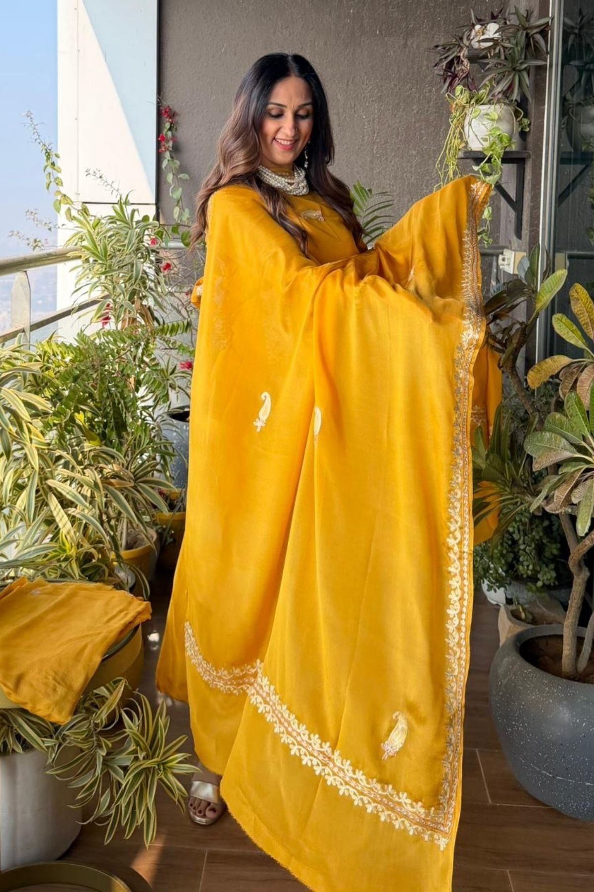 Kashmiri Aari embroidery on premium crepe full sets!!