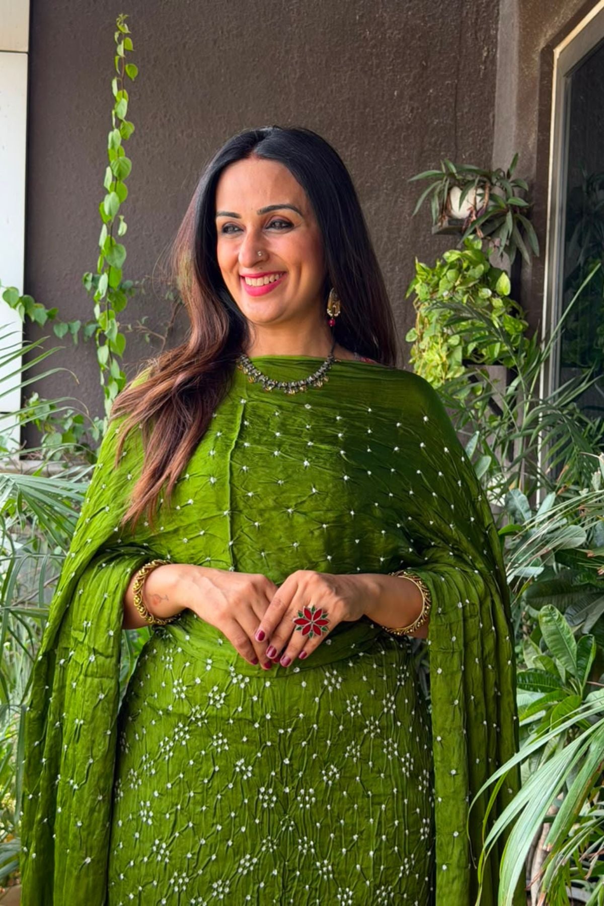 Bandhani with nakshi zari work on pure modal!!