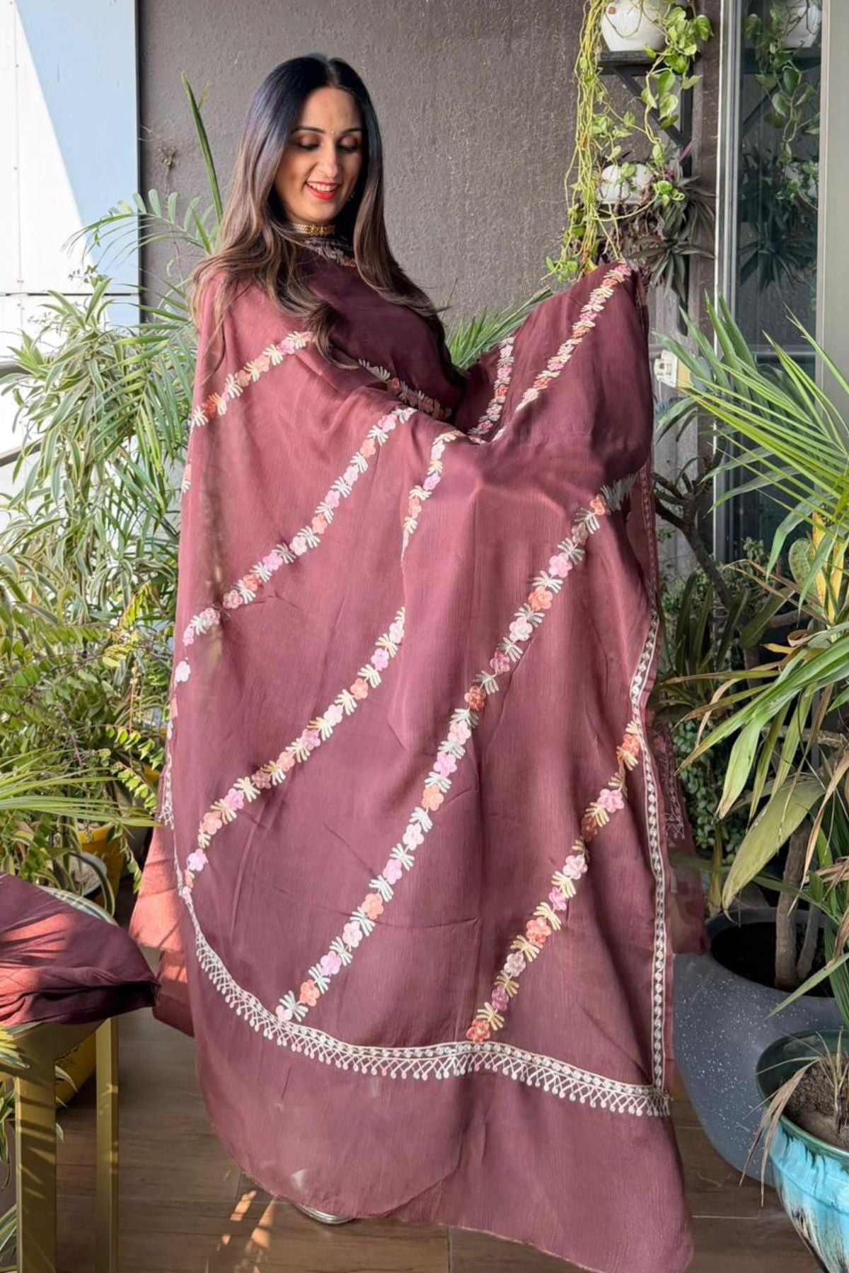 Chinon full sets with Kashmiri Aari embroidery!!!