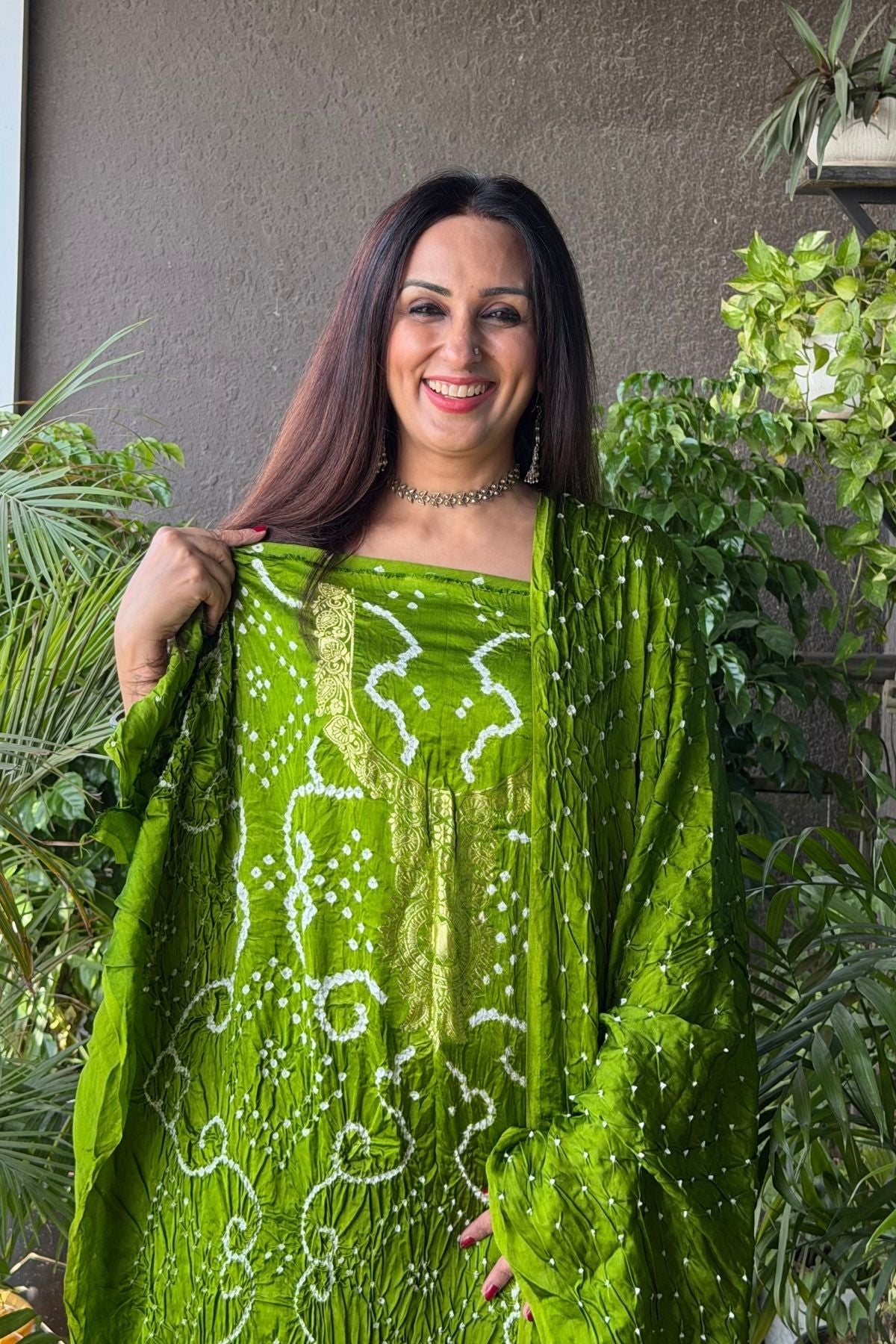 Pure modal silk full set with hand done bandhani and zari weaving!!