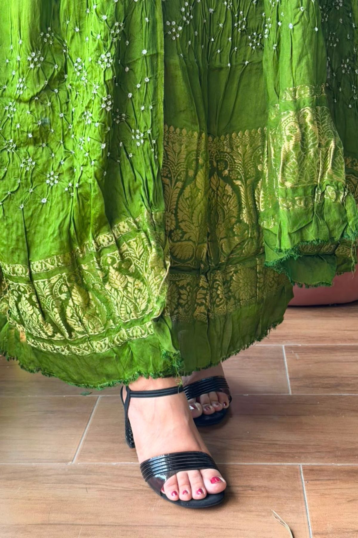 Bandhani with nakshi zari work on pure modal!!