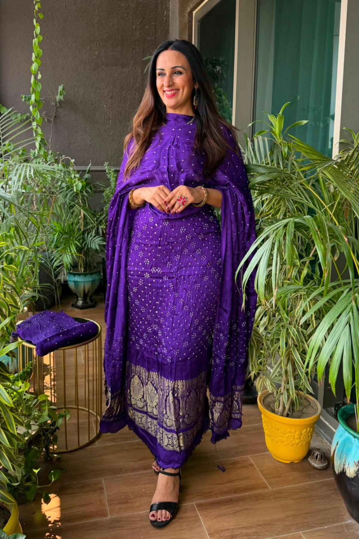 Bandhani with nakshi zari work on pure modal!!