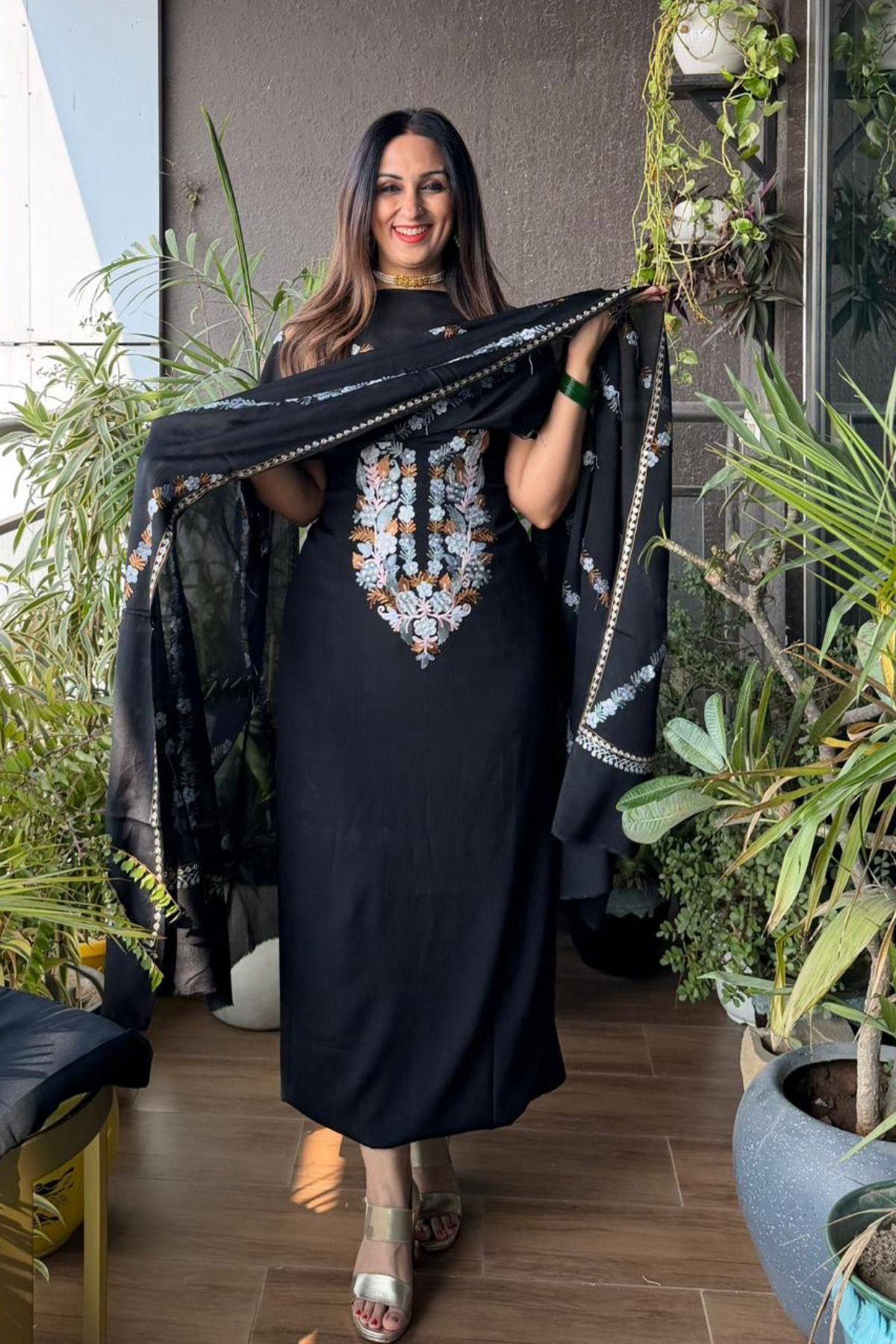 Chinon full sets with Kashmiri Aari embroidery!!!