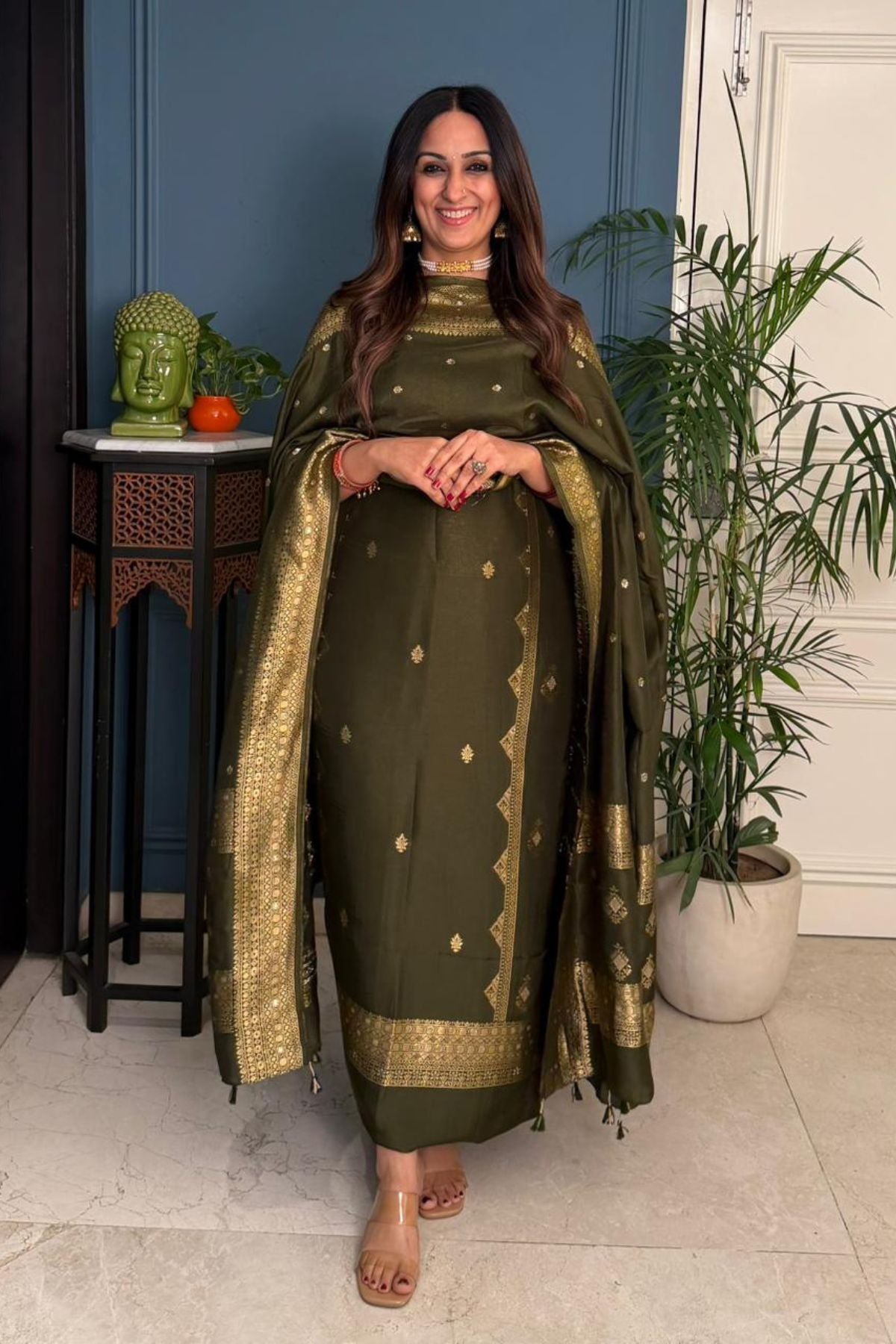 Dola Silk kurta dupatta set with Banarasi Gold weave