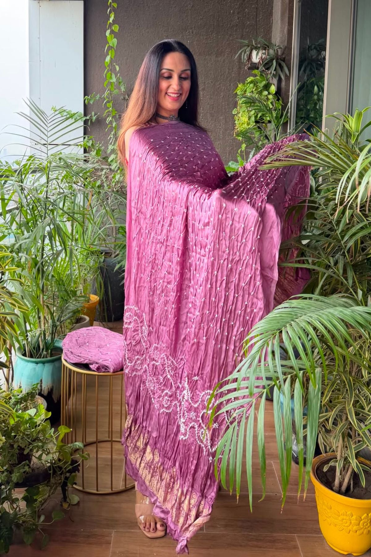 Bandhani with nakshi zari work on pure modal!!