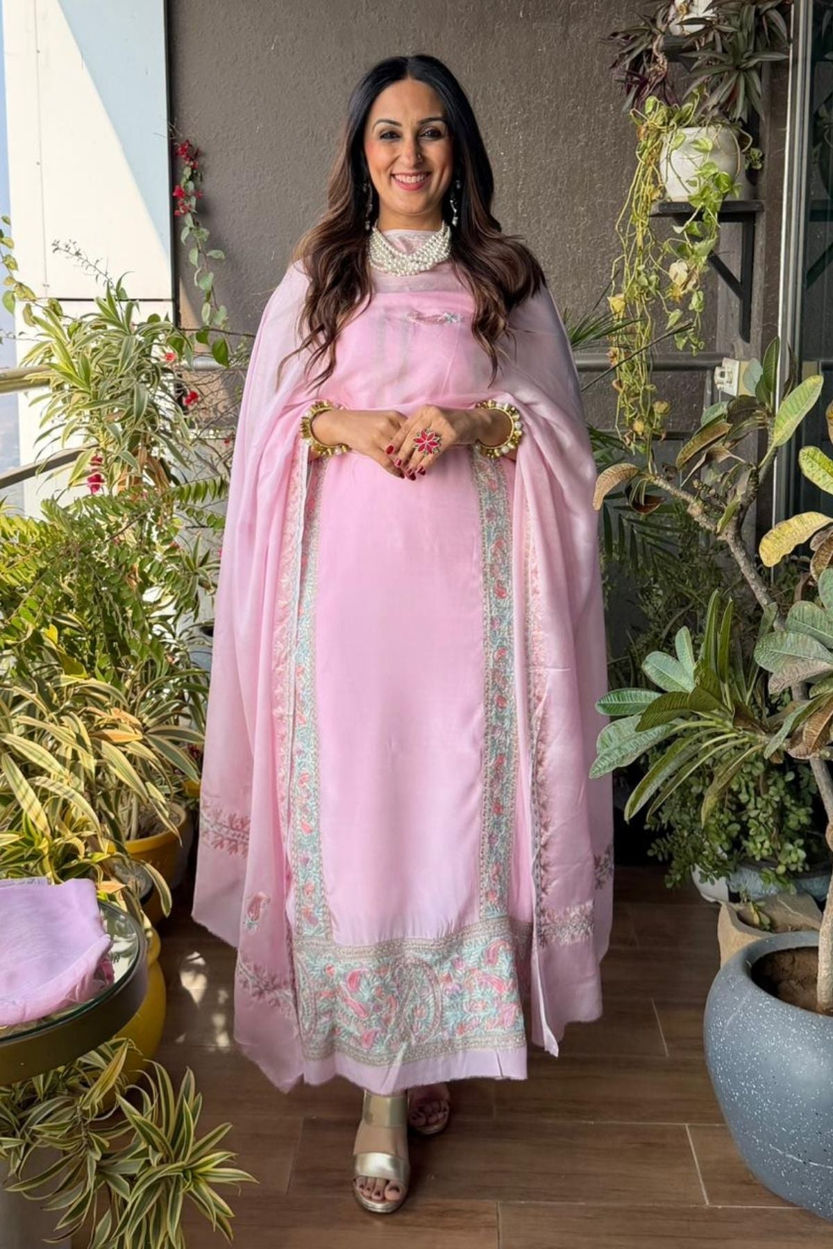 Kashmiri Aari embroidery on premium crepe full sets!!