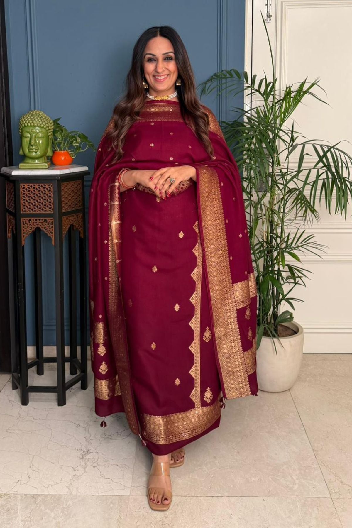 Dola Silk kurta dupatta set with Banarasi Gold weave