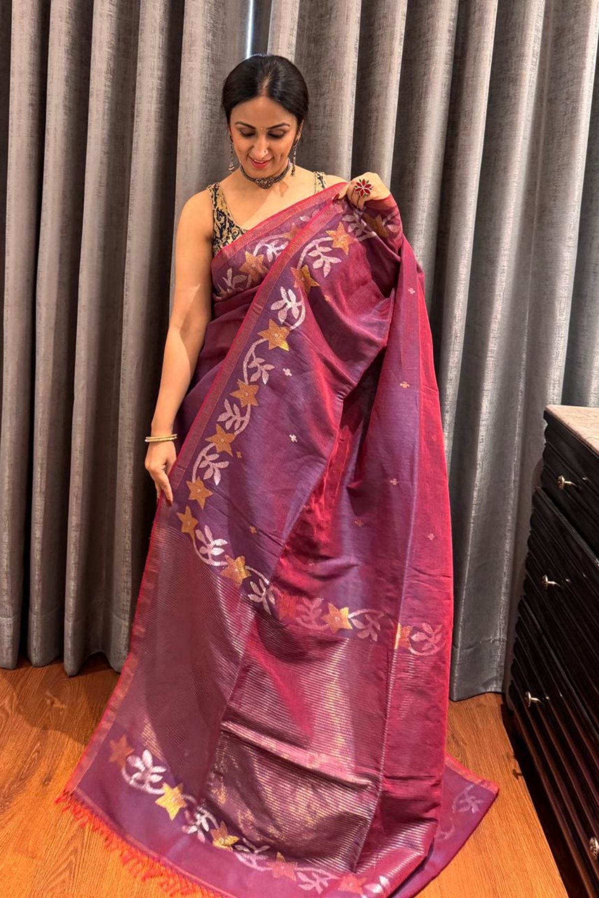 Handwoven Jamdani Linen Saree