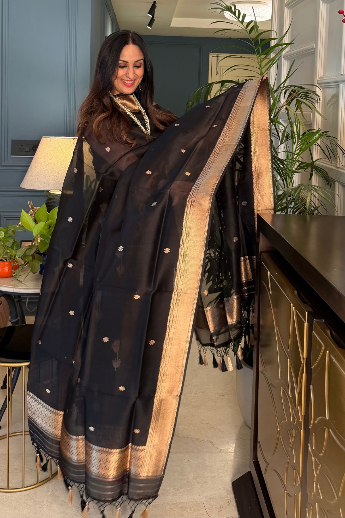 Handwoven Banarasi full sets in pure Raw silk!!