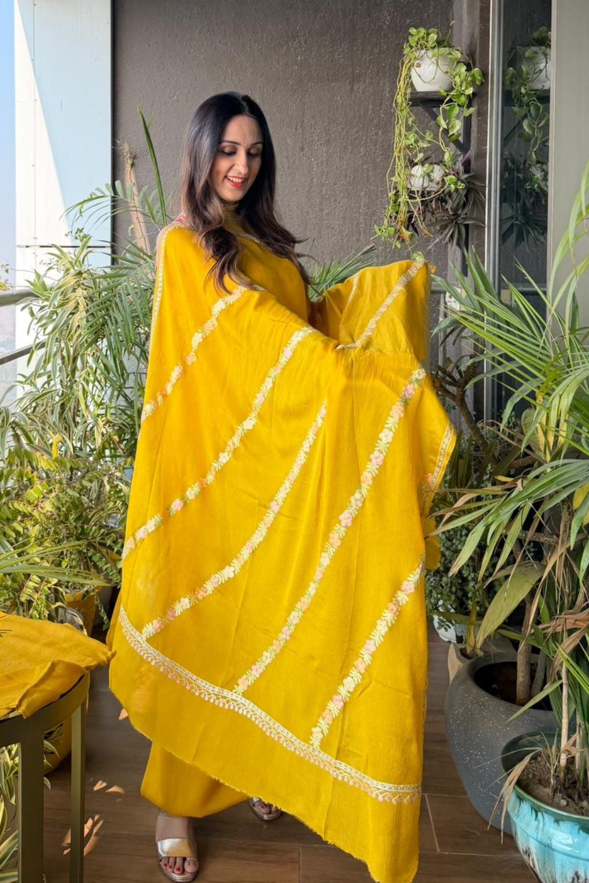 Chinon full sets with Kashmiri Aari embroidery!!!