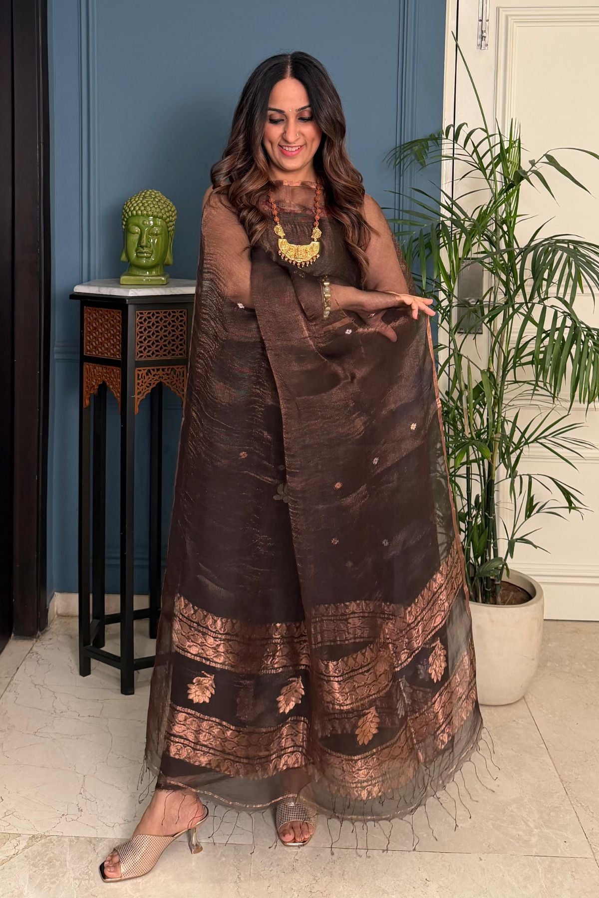 Pure tissue Kora Muslin kurta dupatta set with Jamdani zari weave!!