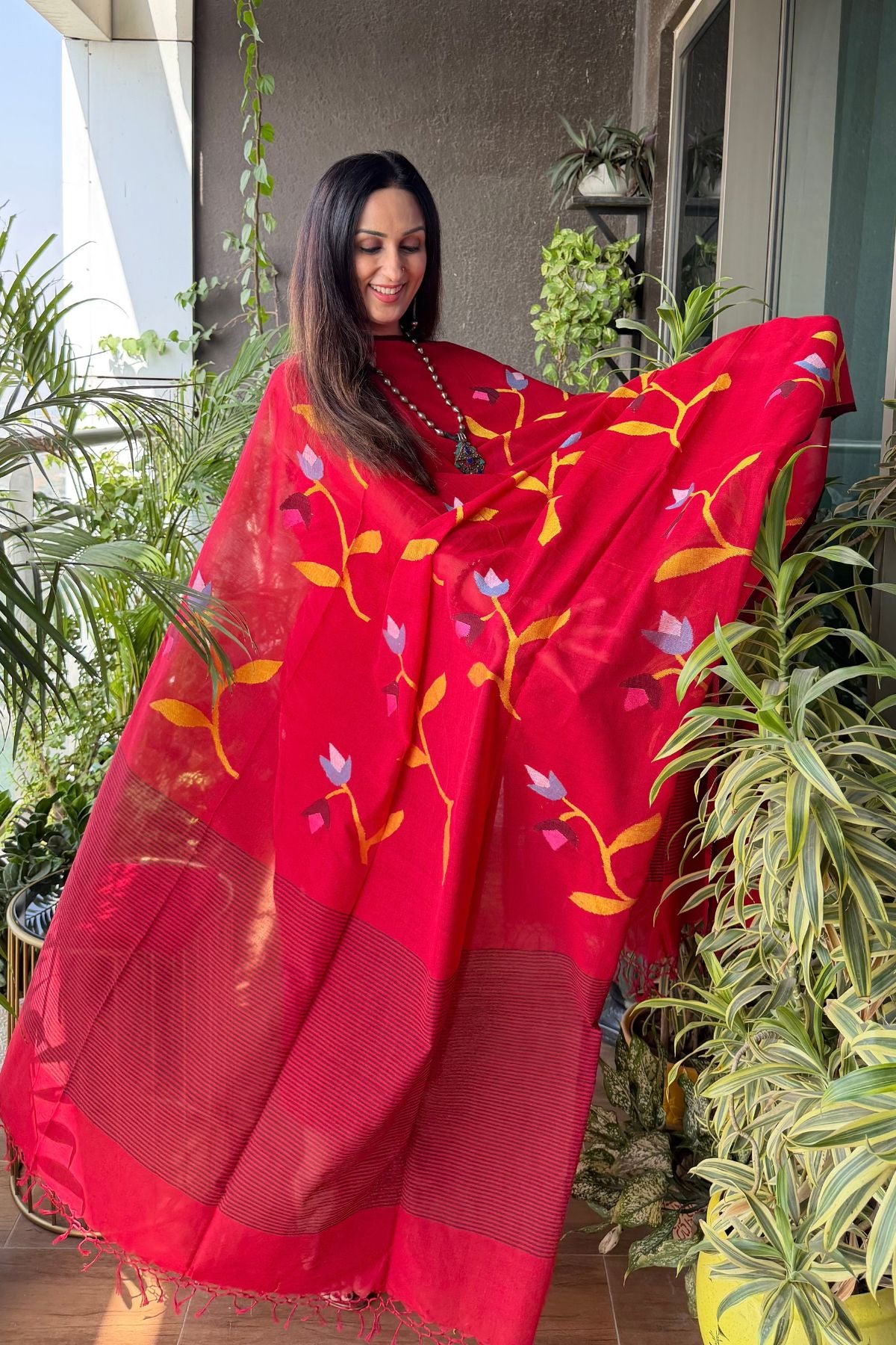 Intricate Jamdani Jaal Embroidery on Handloom Cotton Sets. ✨
