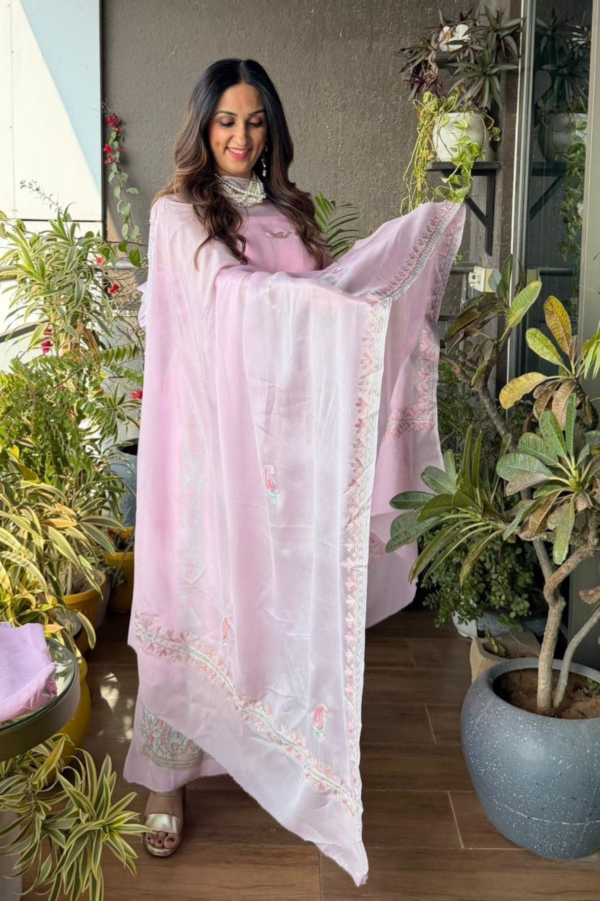 Kashmiri Aari embroidery on premium crepe full sets!!