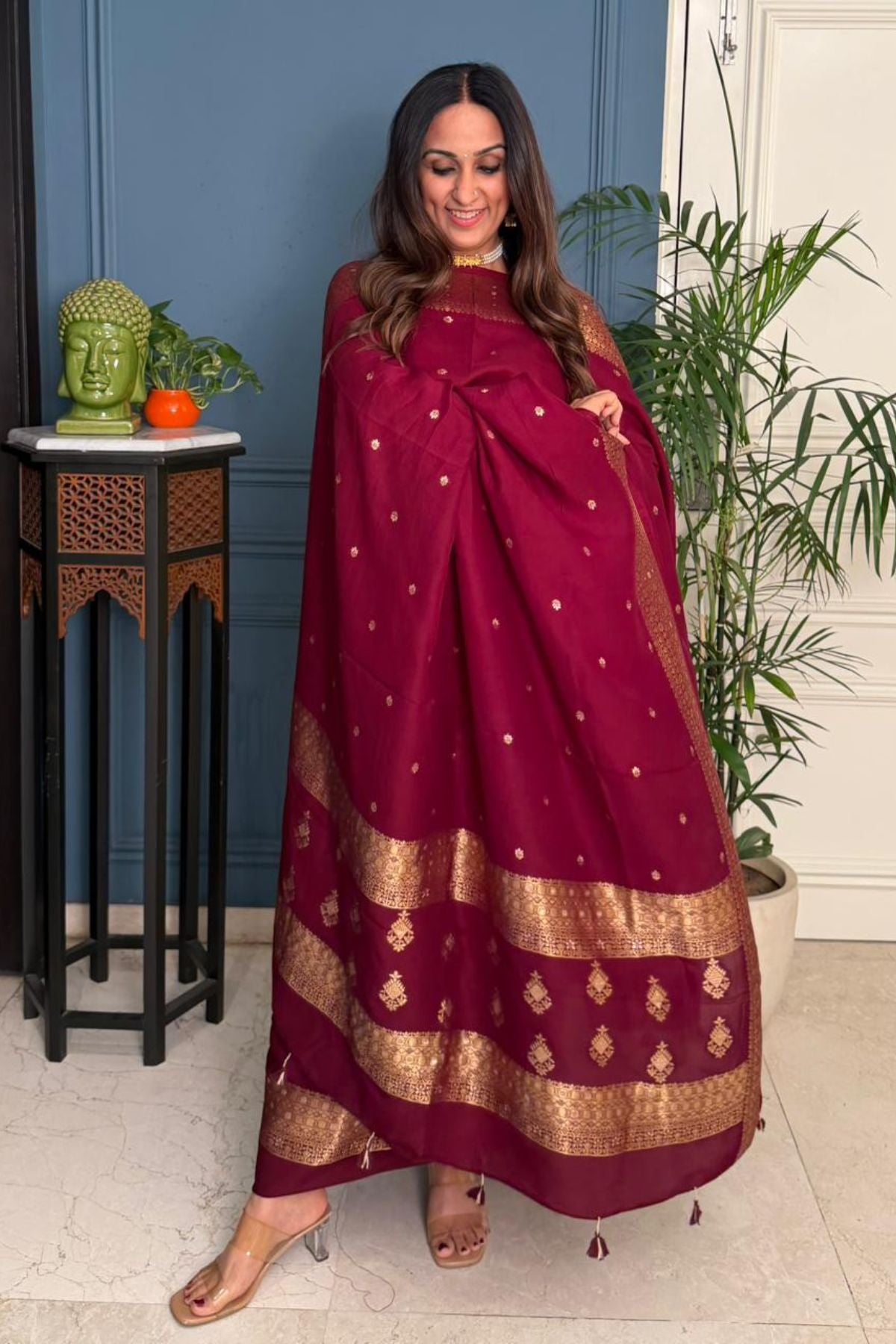 Dola Silk kurta dupatta set with Banarasi Gold weave