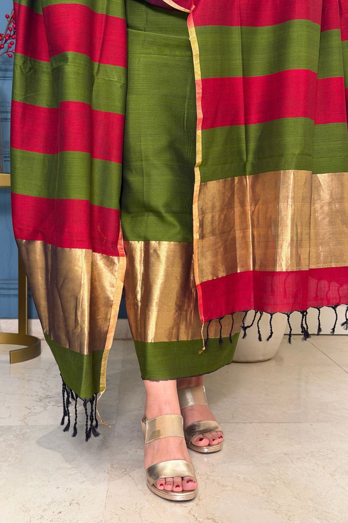 Maheshwari weave kurta dupatta set on cotton silk