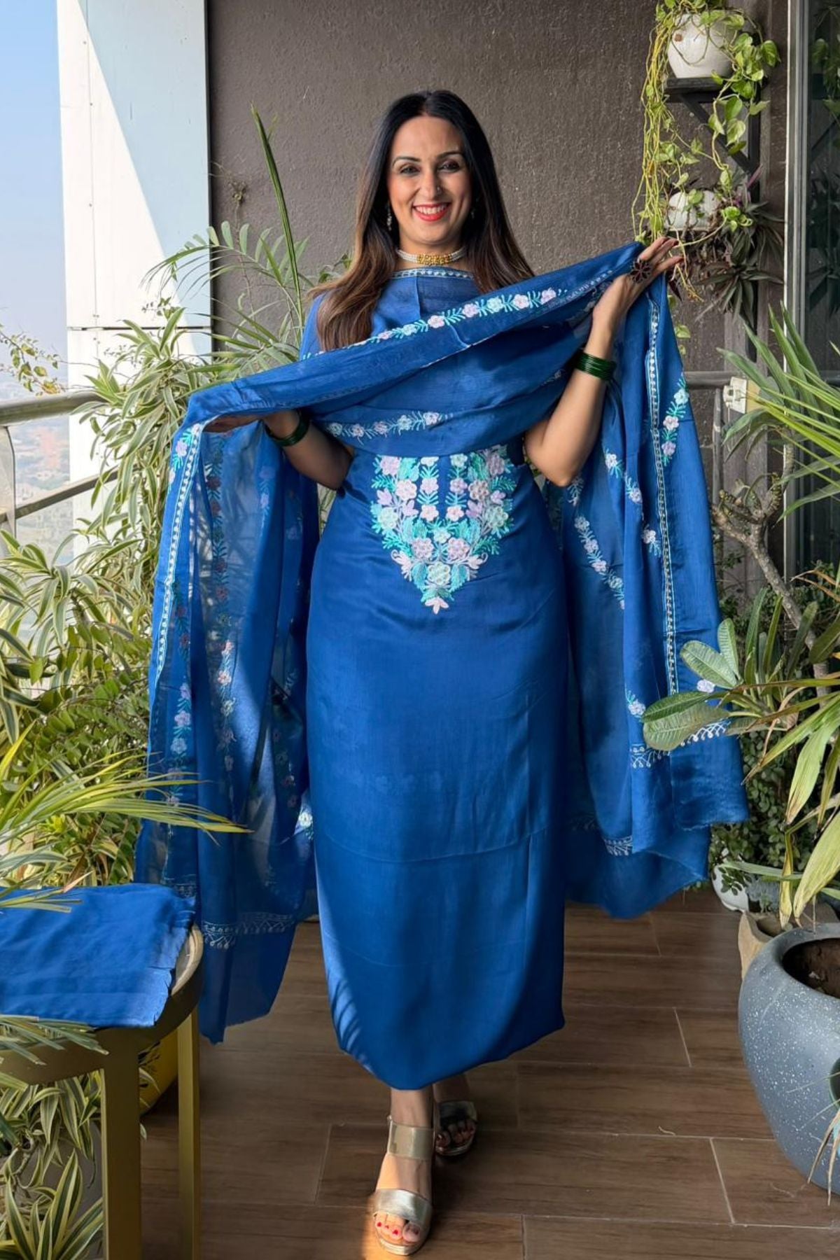 Chinon full sets with Kashmiri Aari embroidery!!!