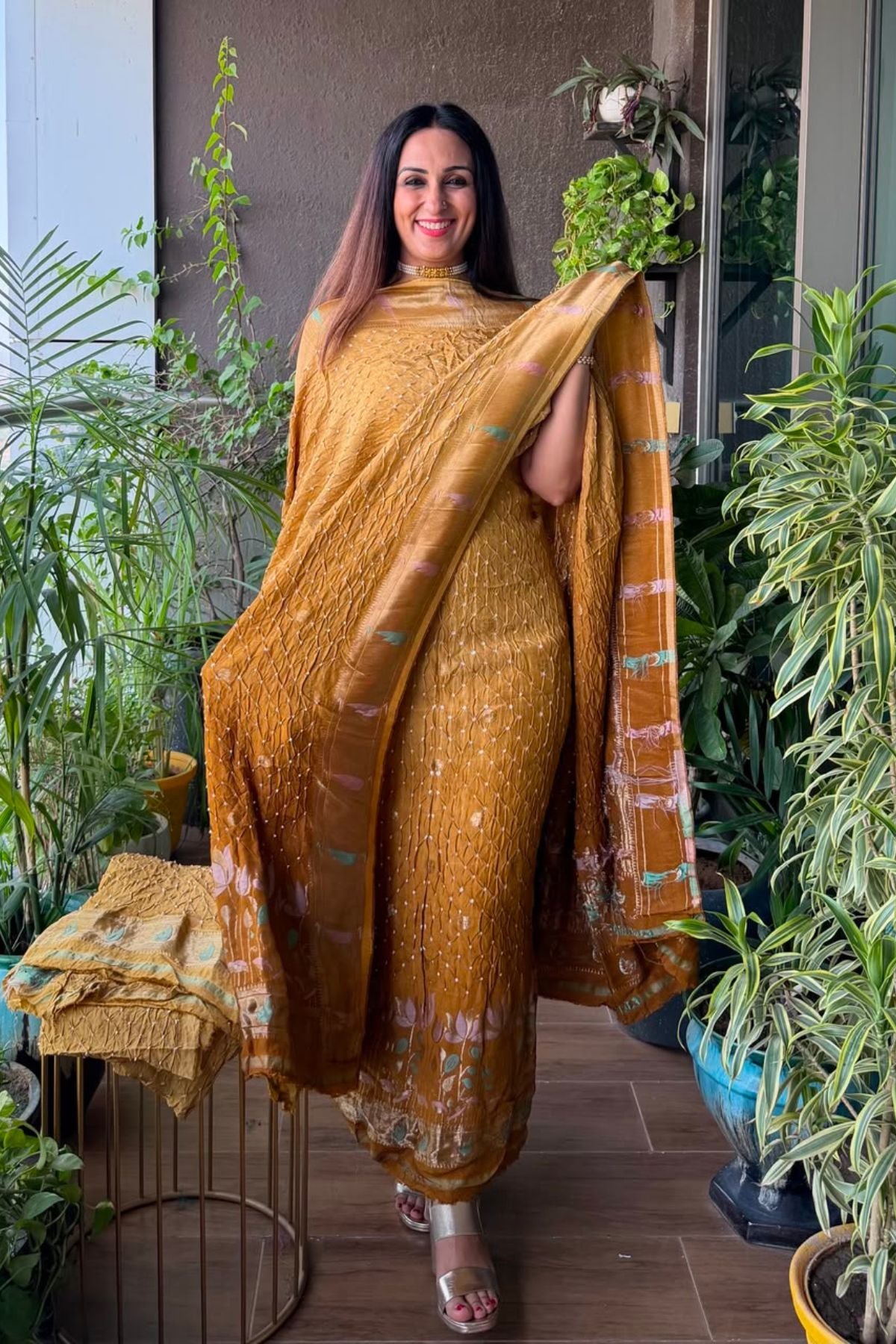 Pure gaji silk full set with hand done bandhani and zari weaving!!