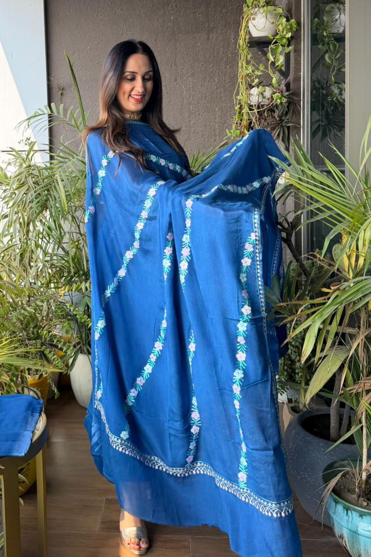 Chinon full sets with Kashmiri Aari embroidery!!!