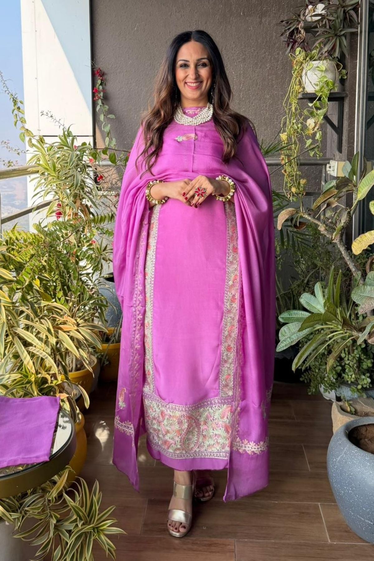 Kashmiri Aari embroidery on premium crepe full sets!!