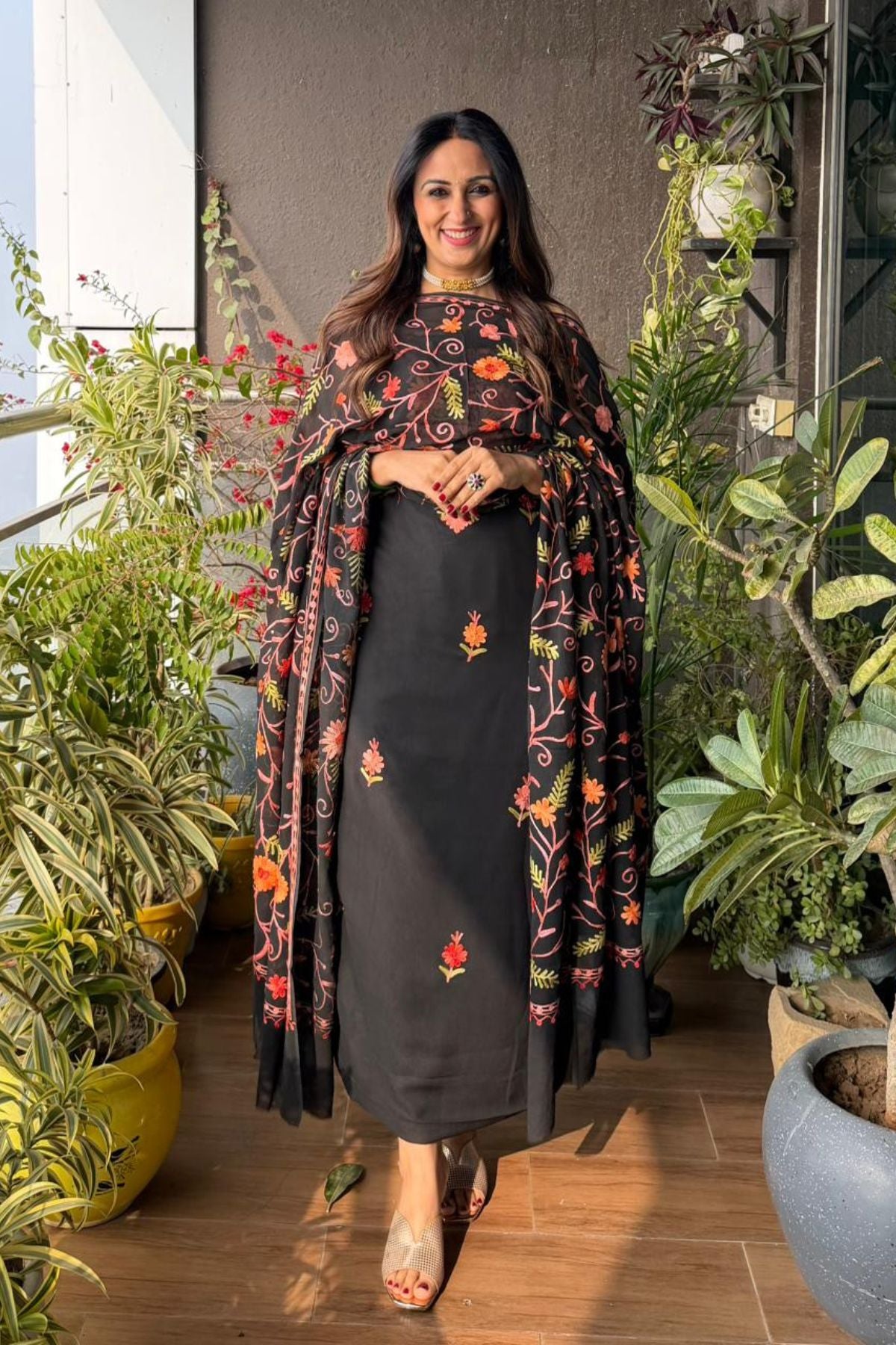 Kashmiri embroidery Jaal dupatta full sets on georgette fabric