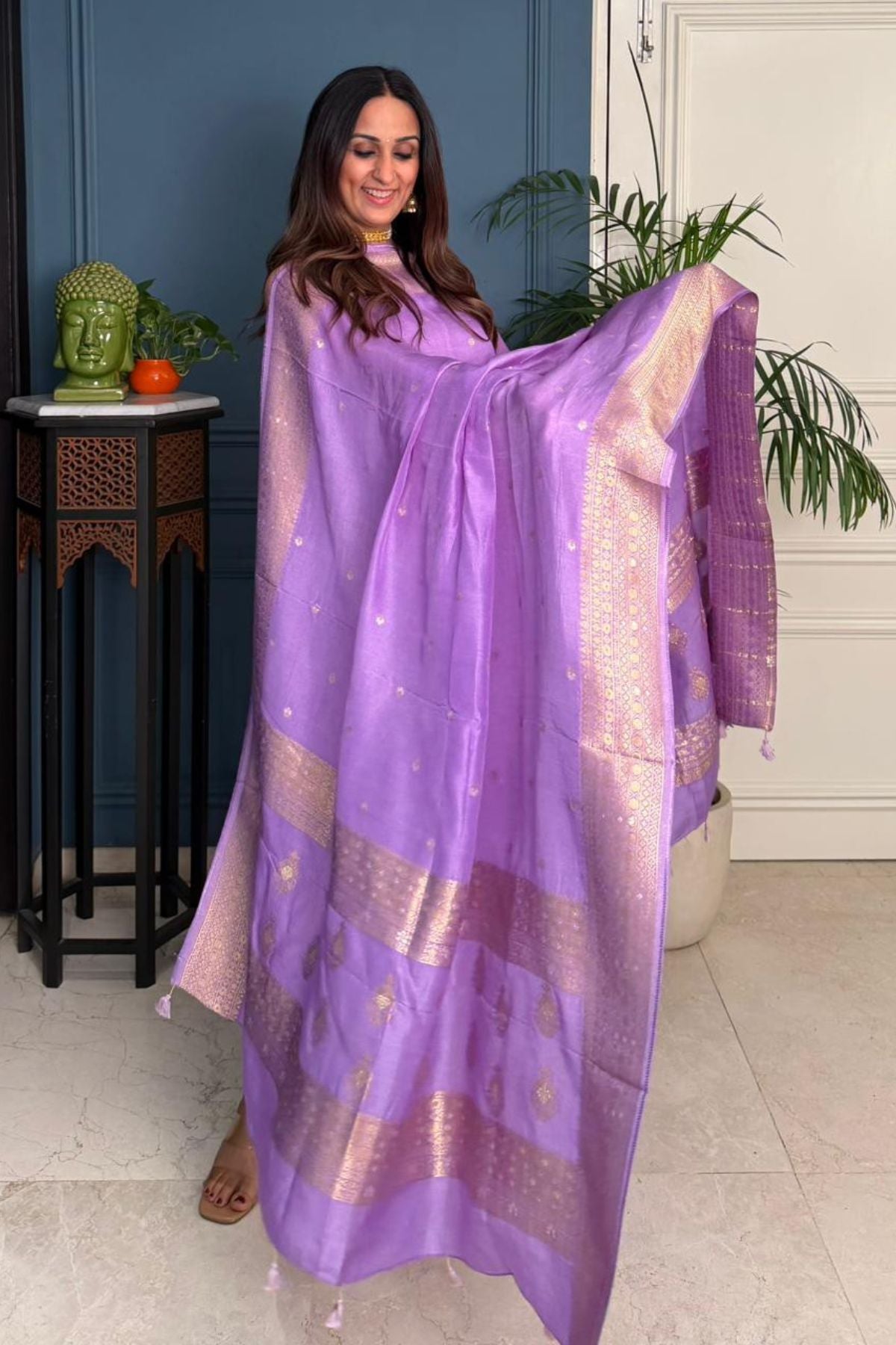 Dola Silk kurta dupatta set with Banarasi Gold weave