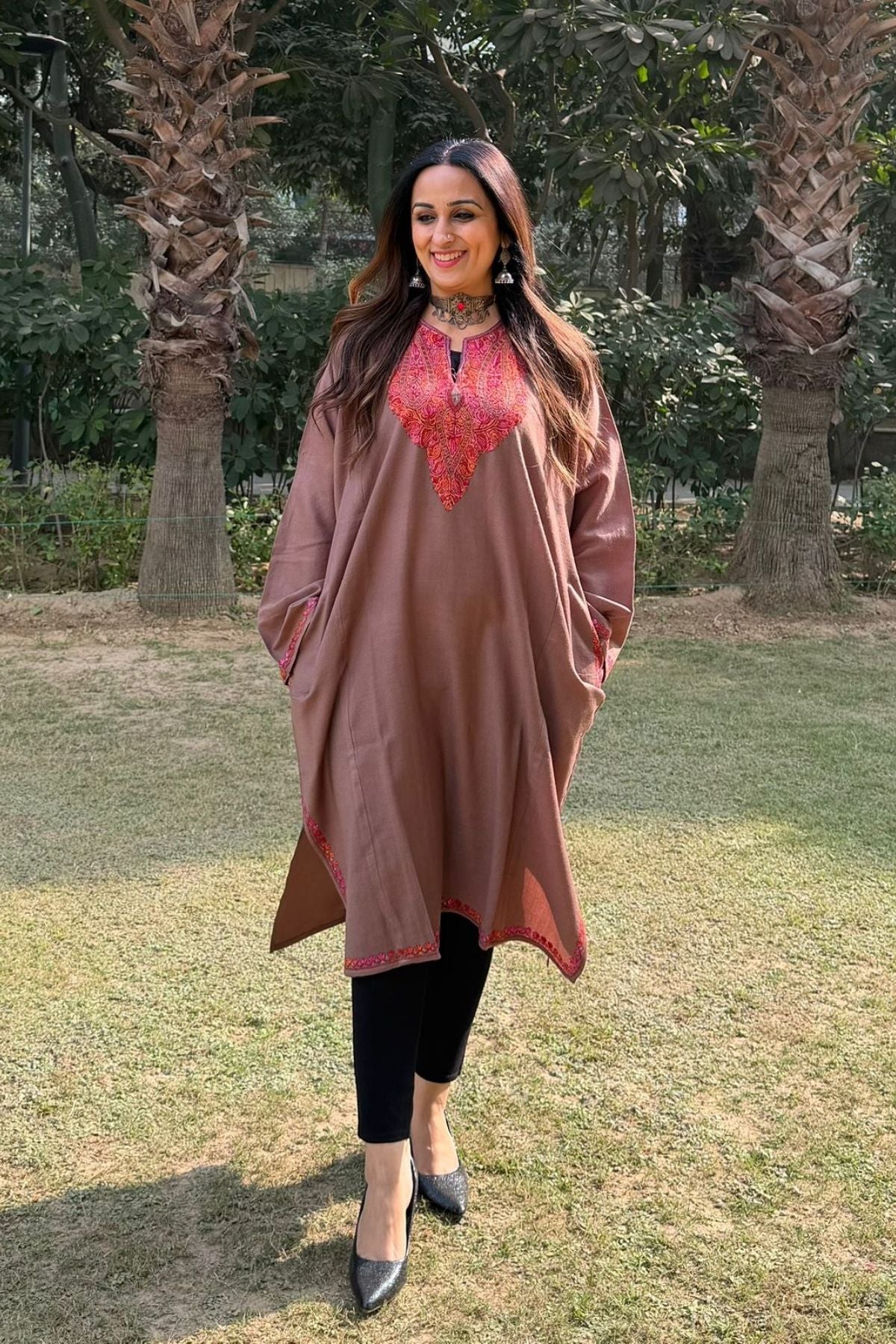 Sozni Handwork woollen Phiran