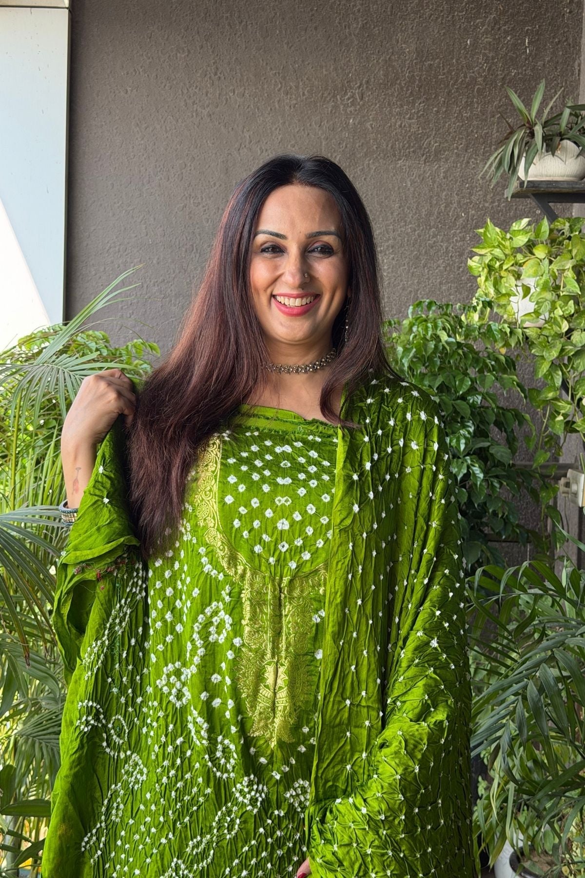 Pure modal silk full set with hand done bandhani and zari weaving!!