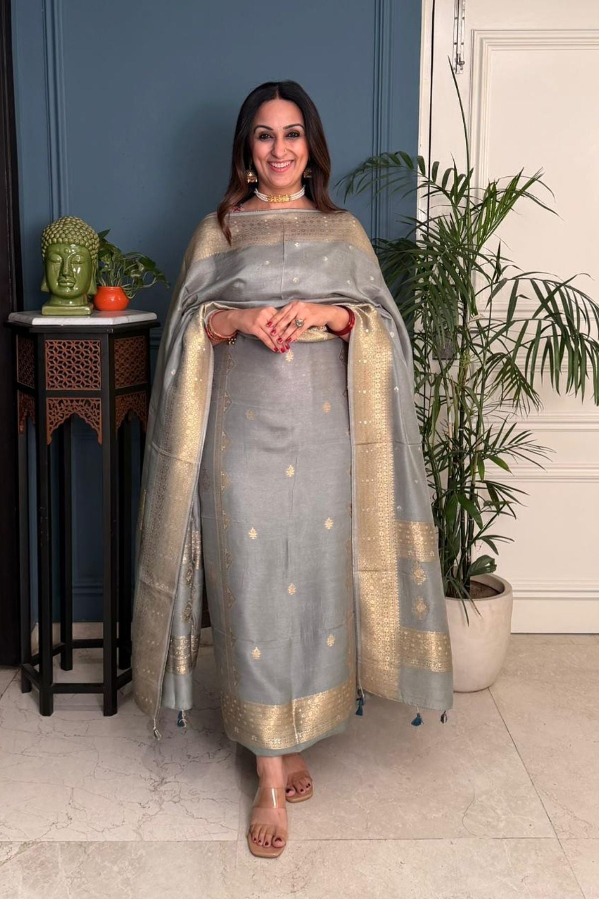 Dola Silk kurta dupatta set with Banarasi Gold weave