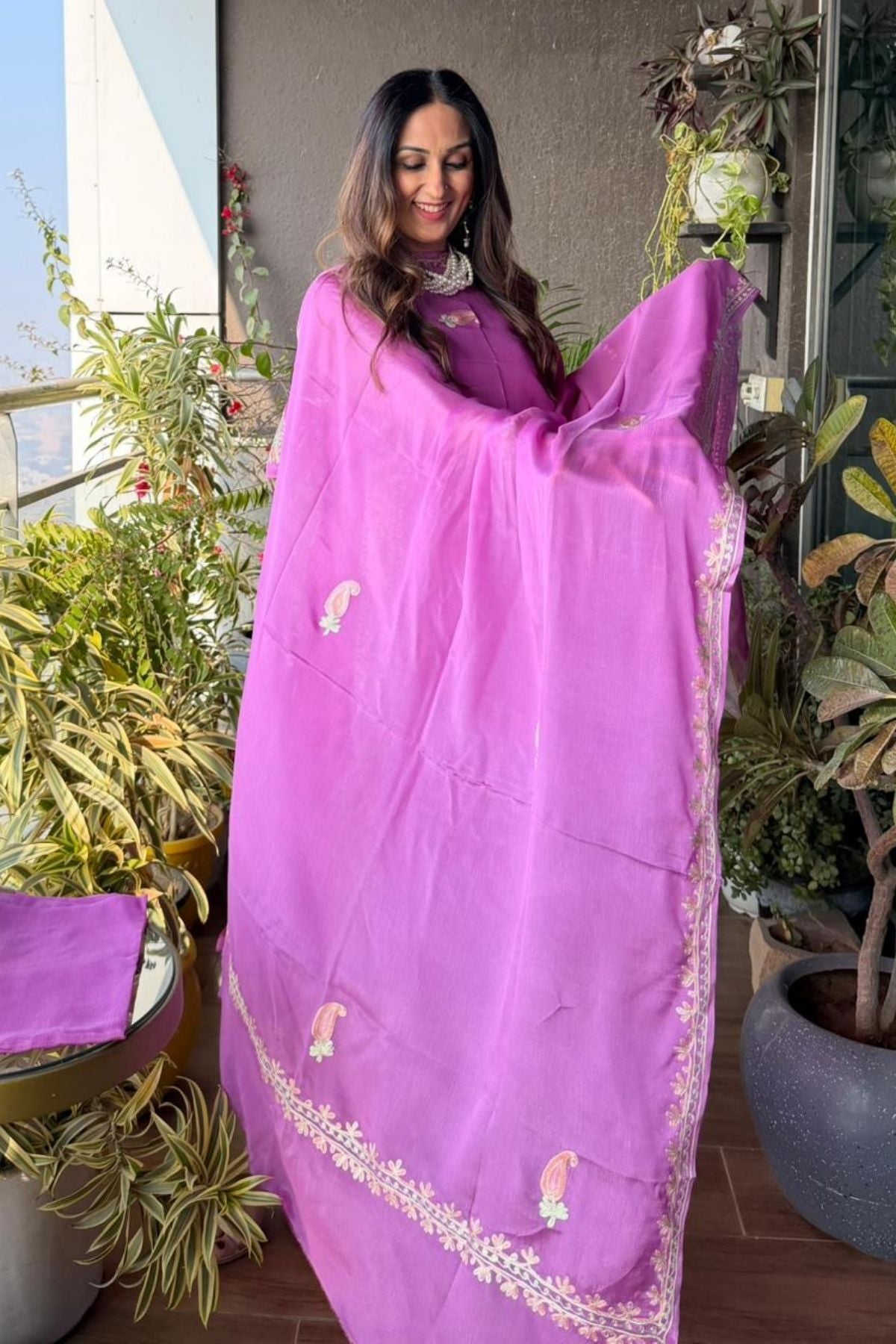 Kashmiri Aari embroidery on premium crepe full sets!!