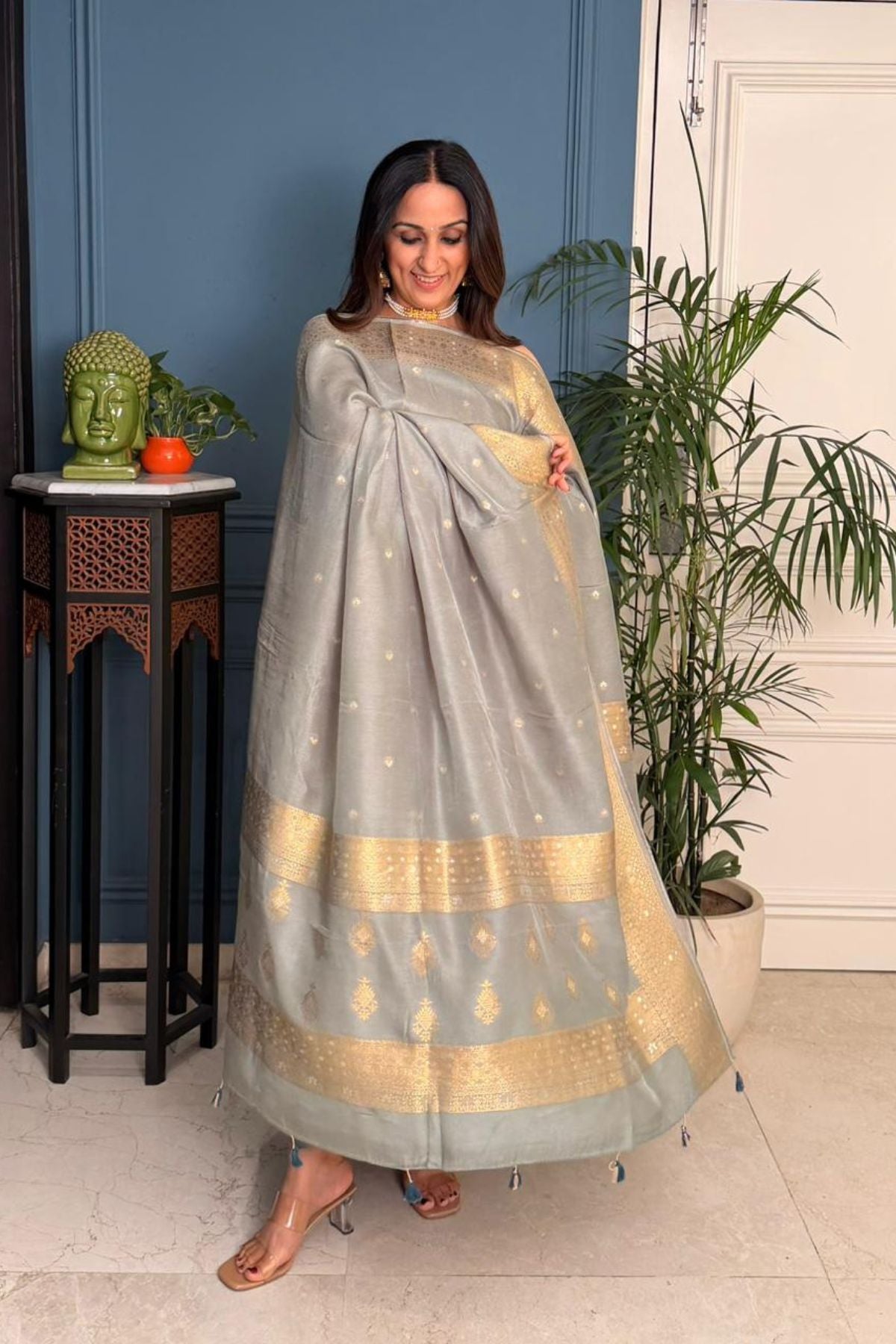 Dola Silk kurta dupatta set with Banarasi Gold weave