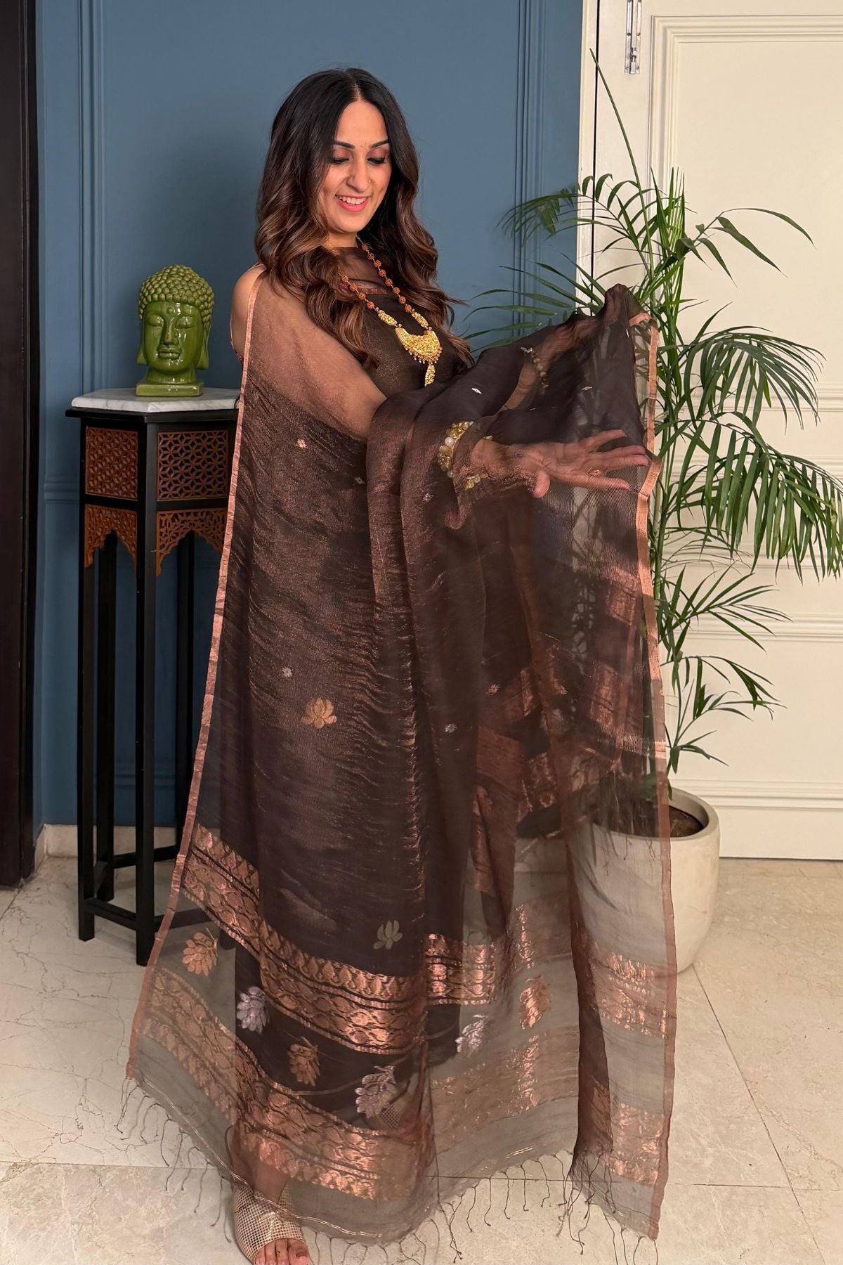 Pure tissue Kora Muslin kurta dupatta set with Jamdani zari weave!!