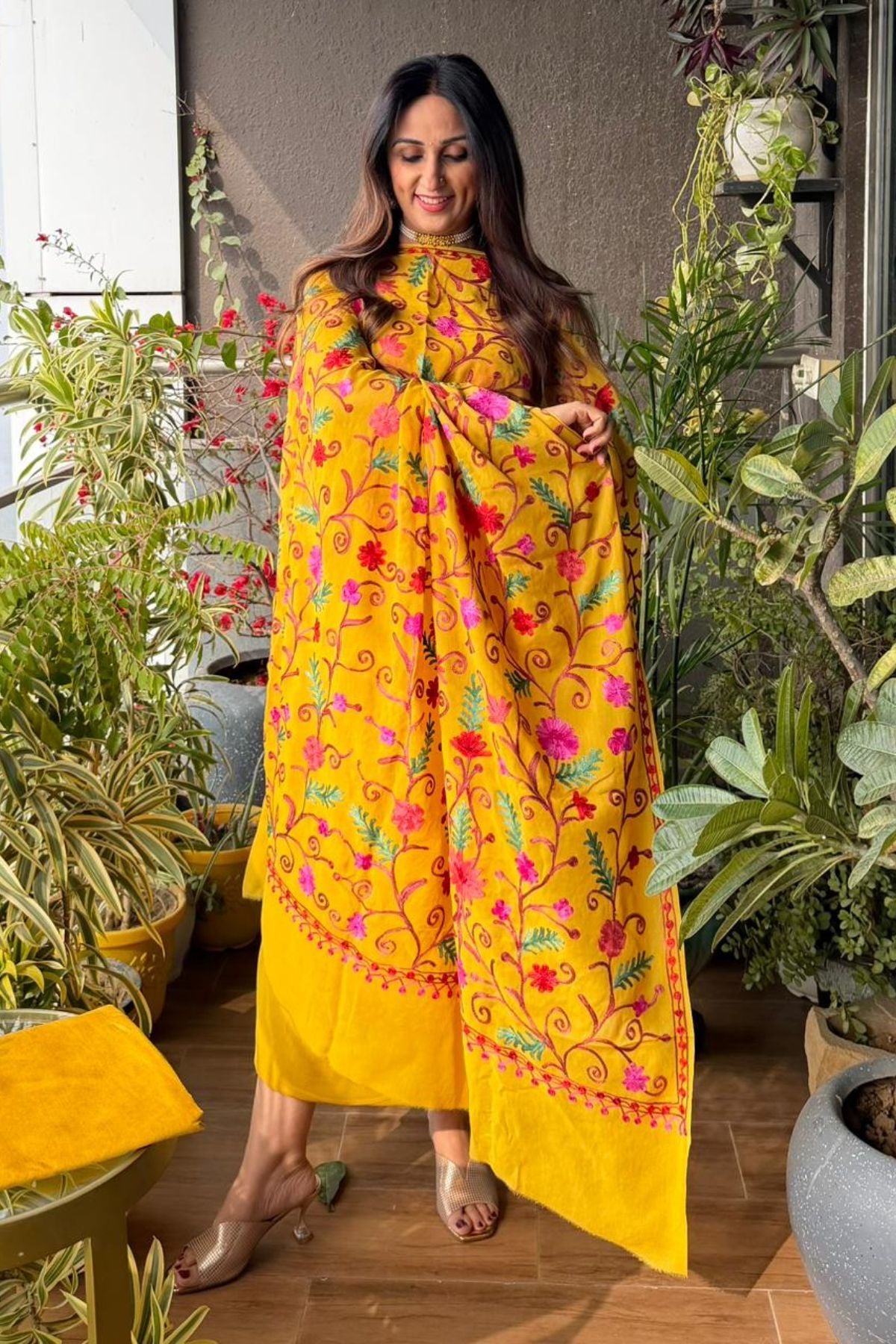 Kashmiri embroidery Jaal dupatta full sets on georgette fabric