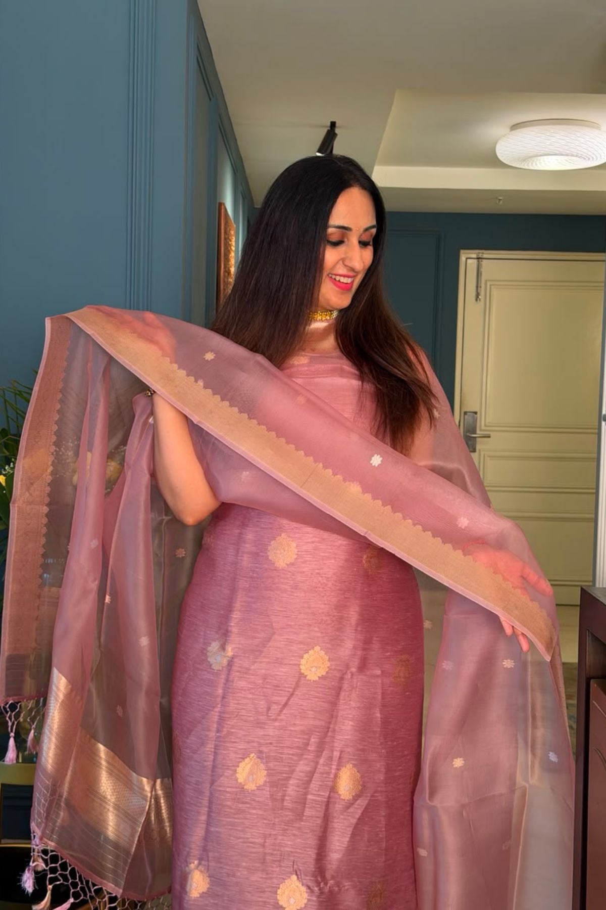 Banarasi weave on pure Linen silk!!