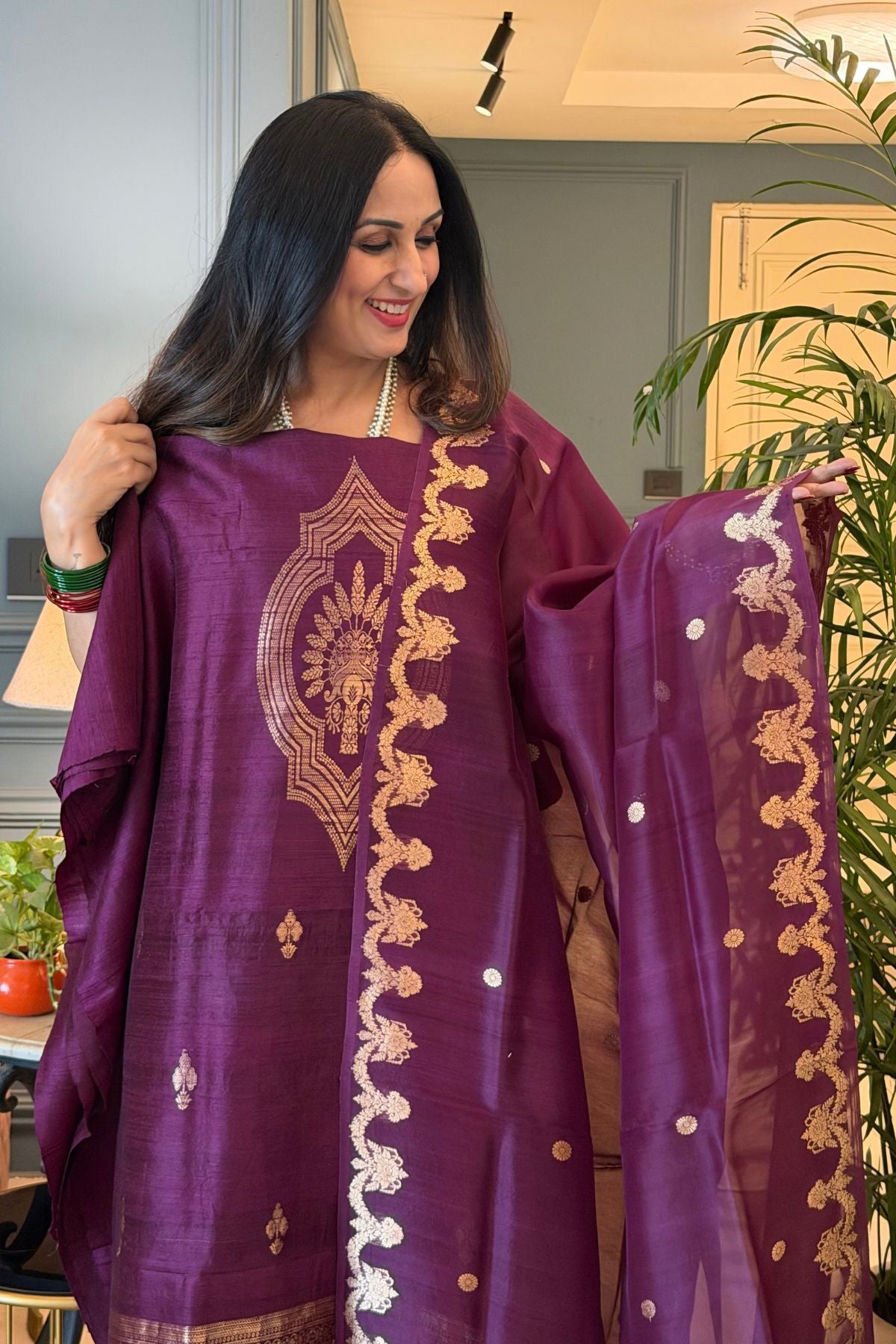 Handwoven Banarasi full sets in pure Raw silk!!
