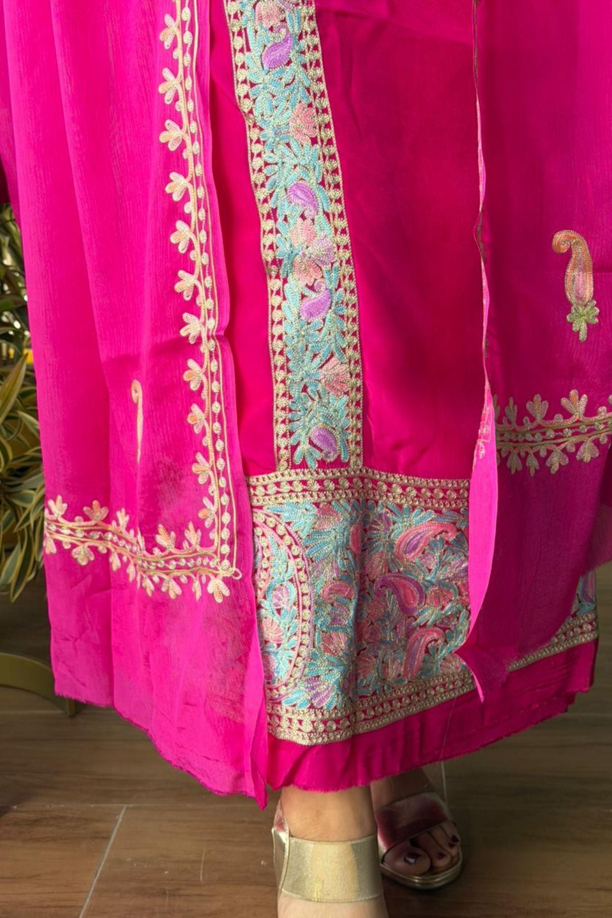 Kashmiri Aari embroidery on premium crepe full sets!!