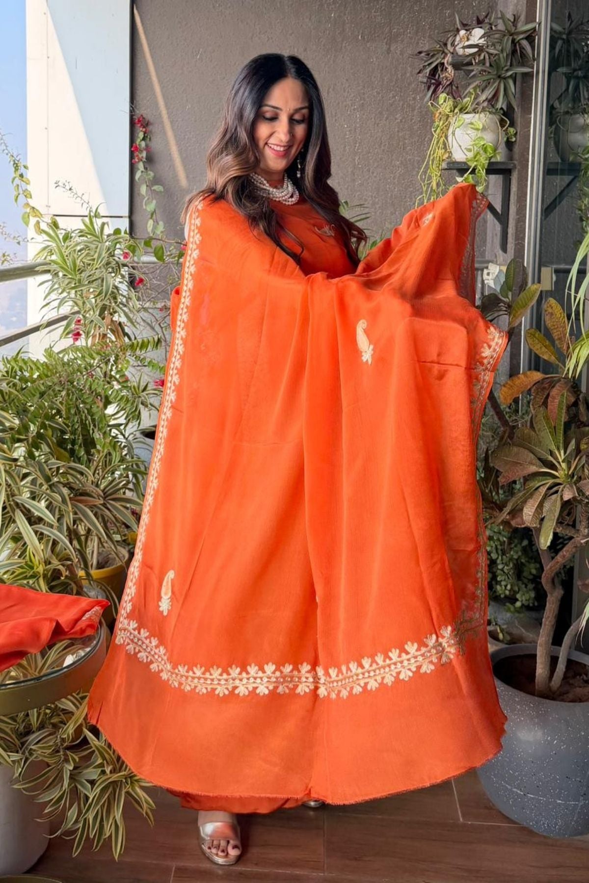 Kashmiri Aari embroidery on premium crepe full sets!!