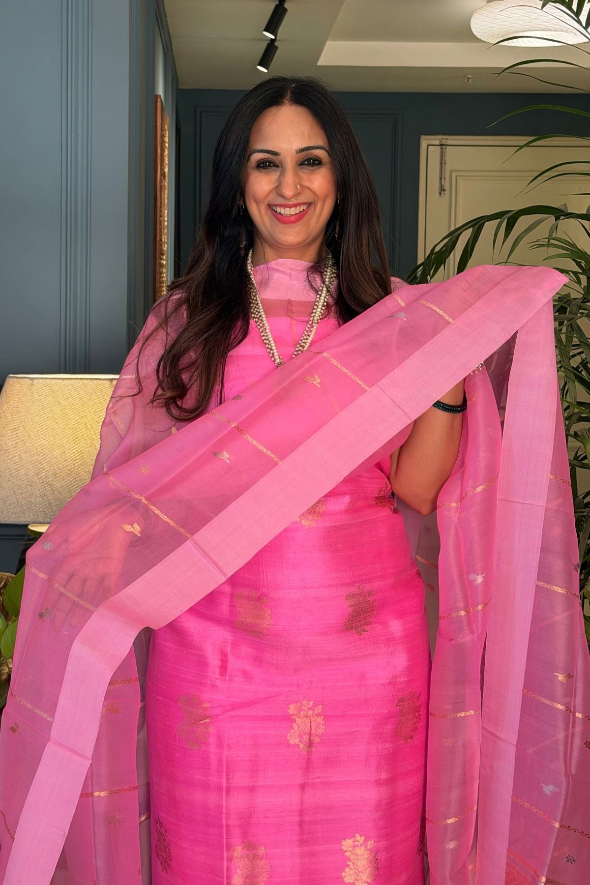 Handwoven Banarasi full sets in pure Raw silk!!