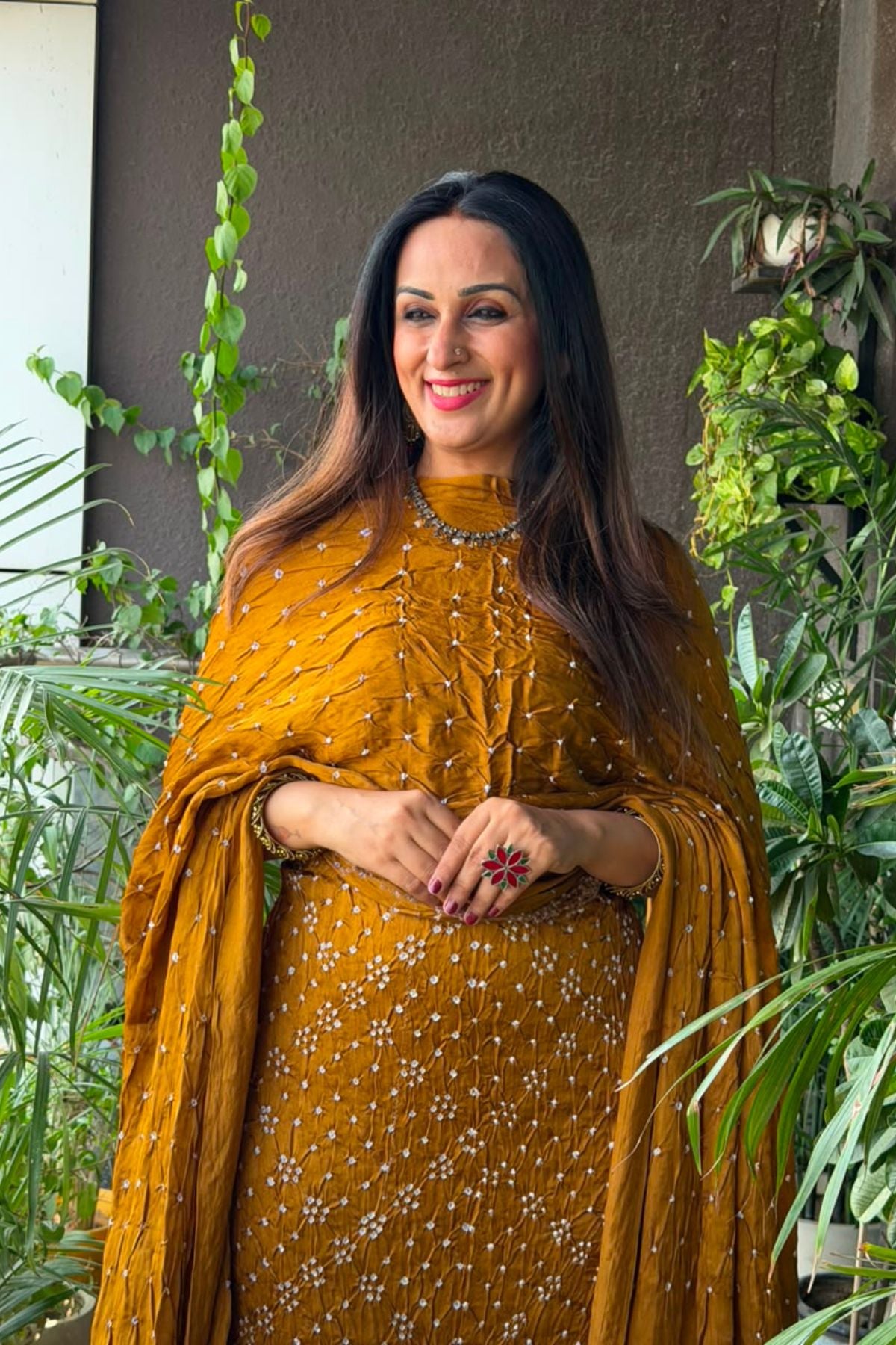 Bandhani with nakshi zari work on pure modal!!