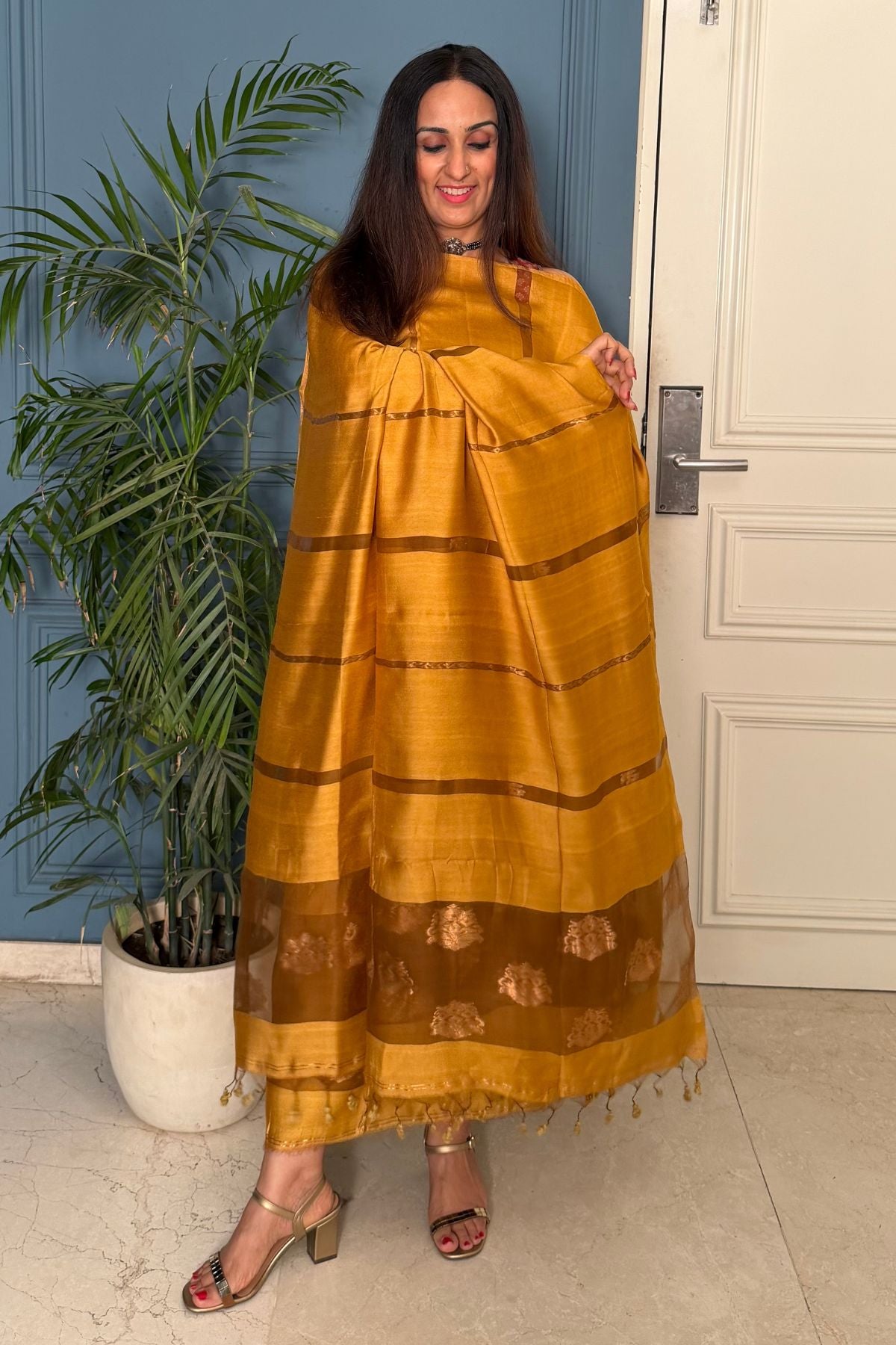 Pure Muslin Bangalore Silk kurta dupatta set with Jamdani work!!