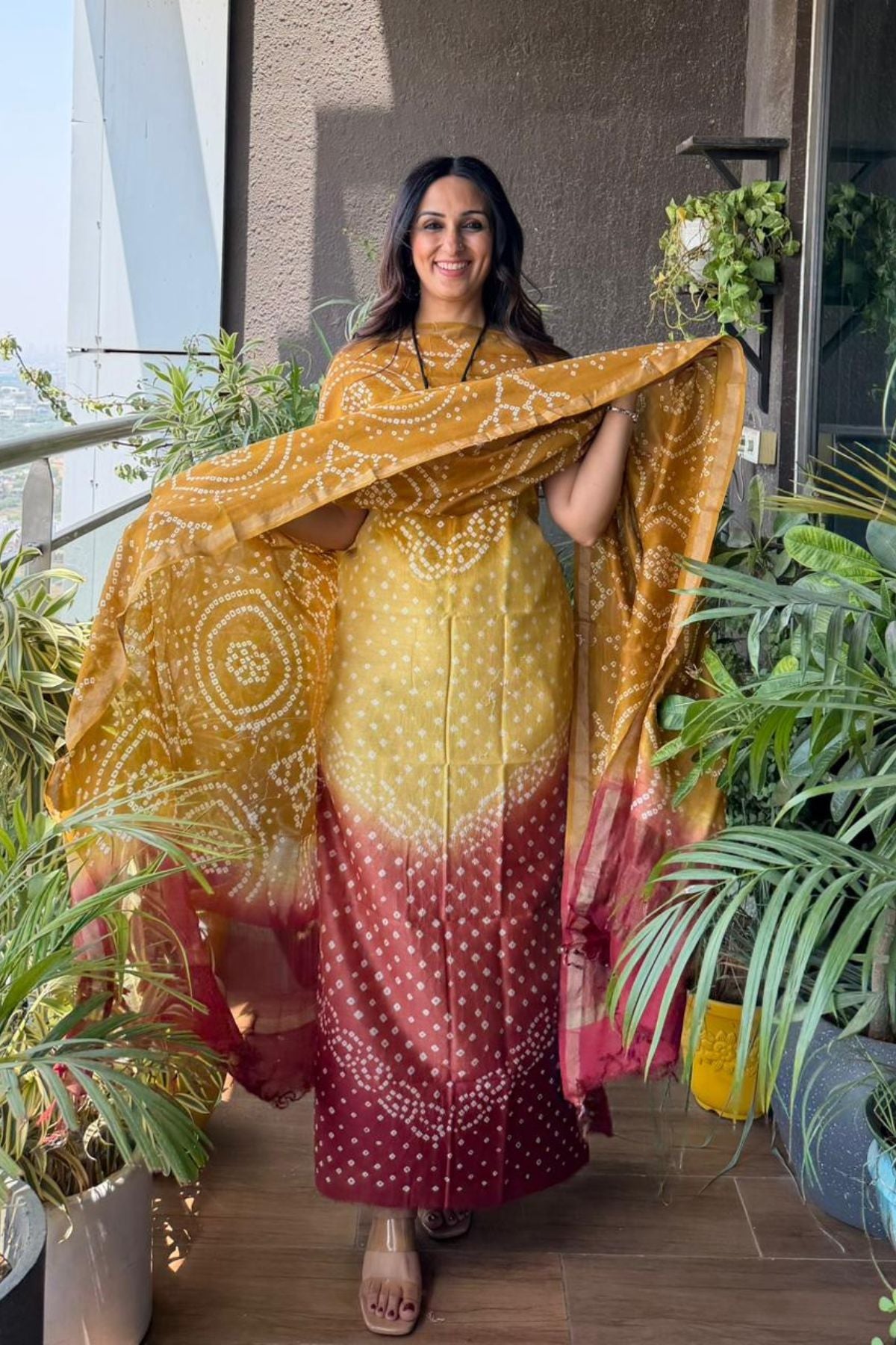 Bandhani kurta dupatta set on shaded Chanderi silk!!
