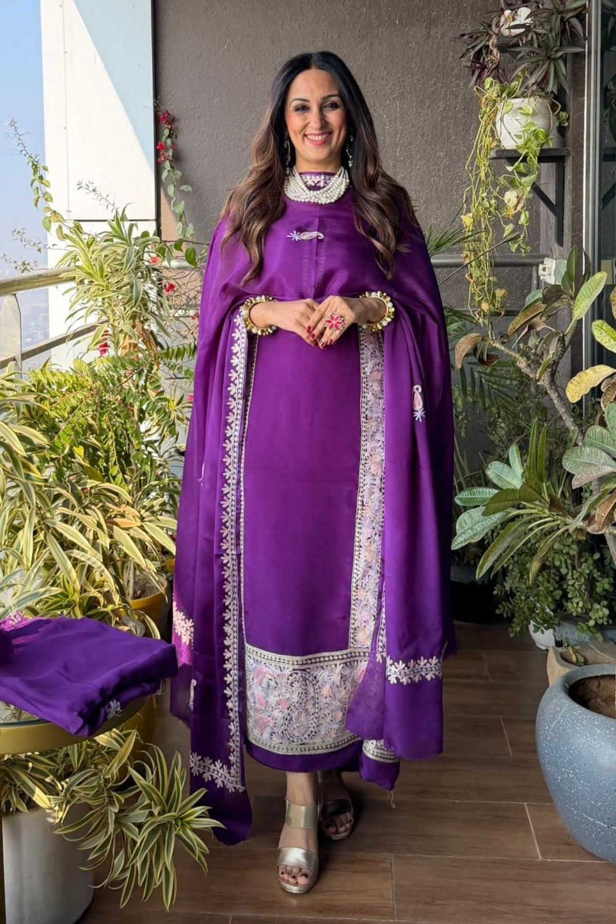 Kashmiri Aari embroidery on premium crepe full sets!!