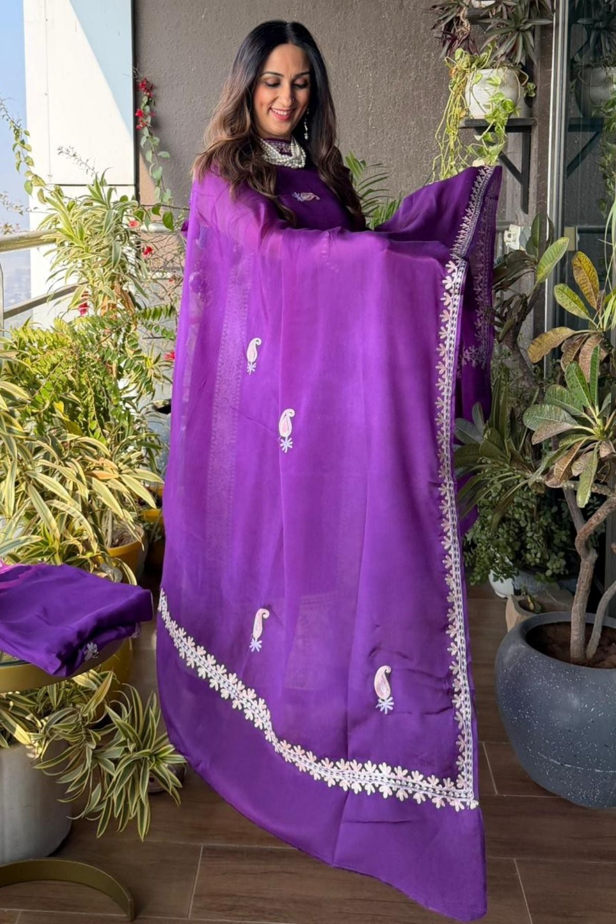 Kashmiri Aari embroidery on premium crepe full sets!!