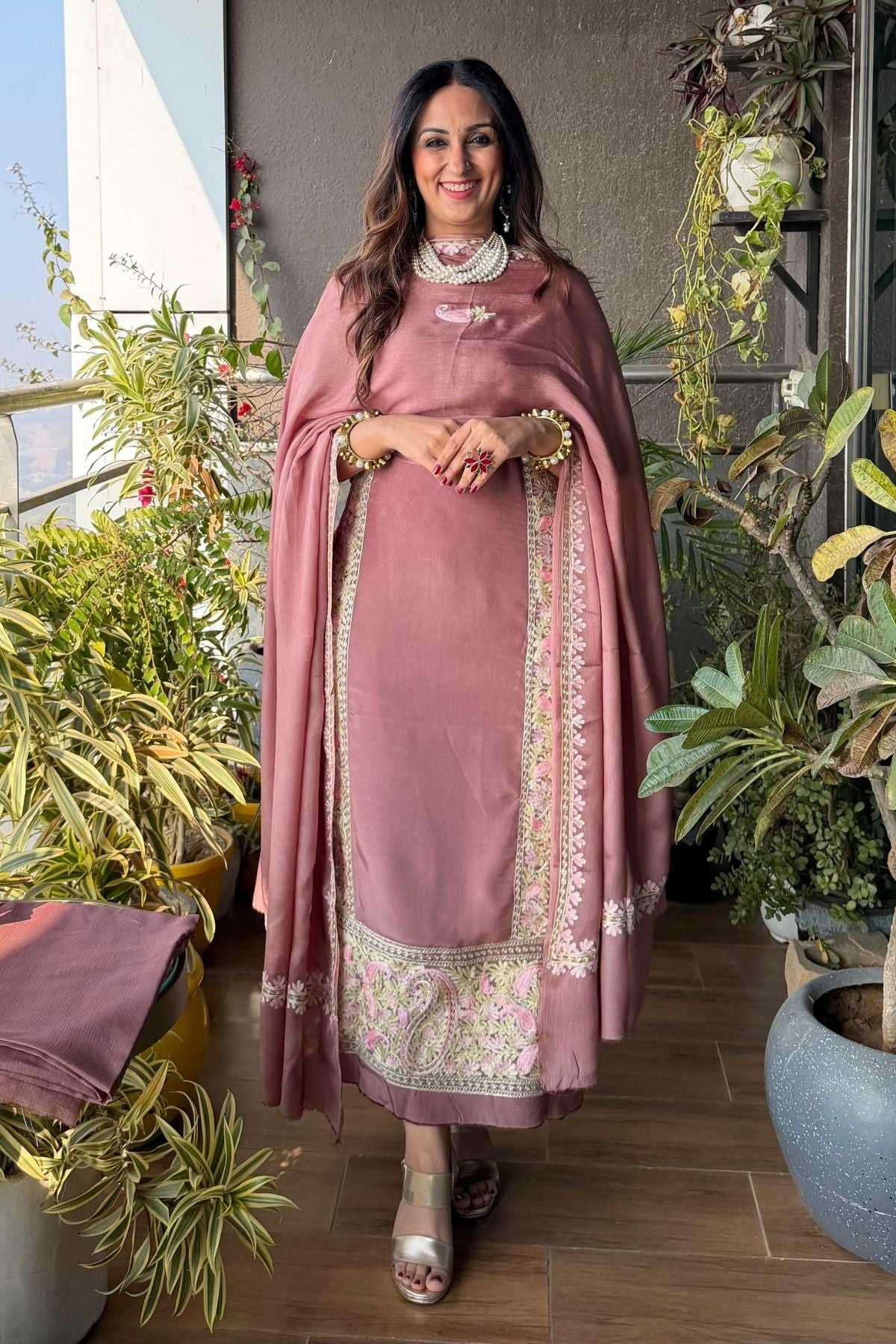 Kashmiri Aari embroidery on premium crepe full sets!!