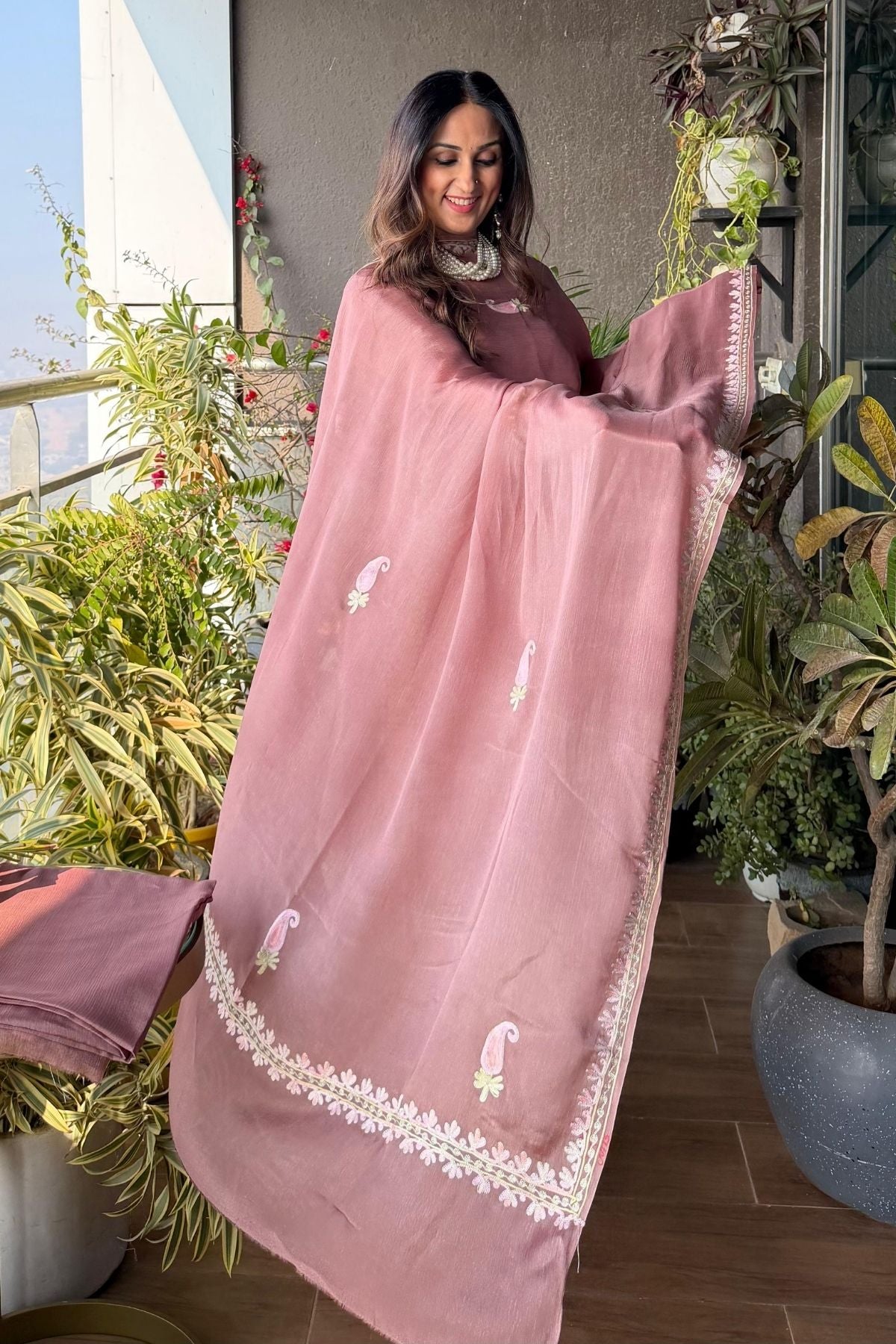 Kashmiri Aari embroidery on premium crepe full sets!!