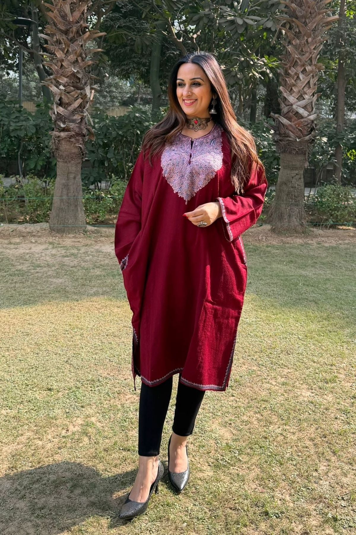 Sozni Handwork woollen Phiran