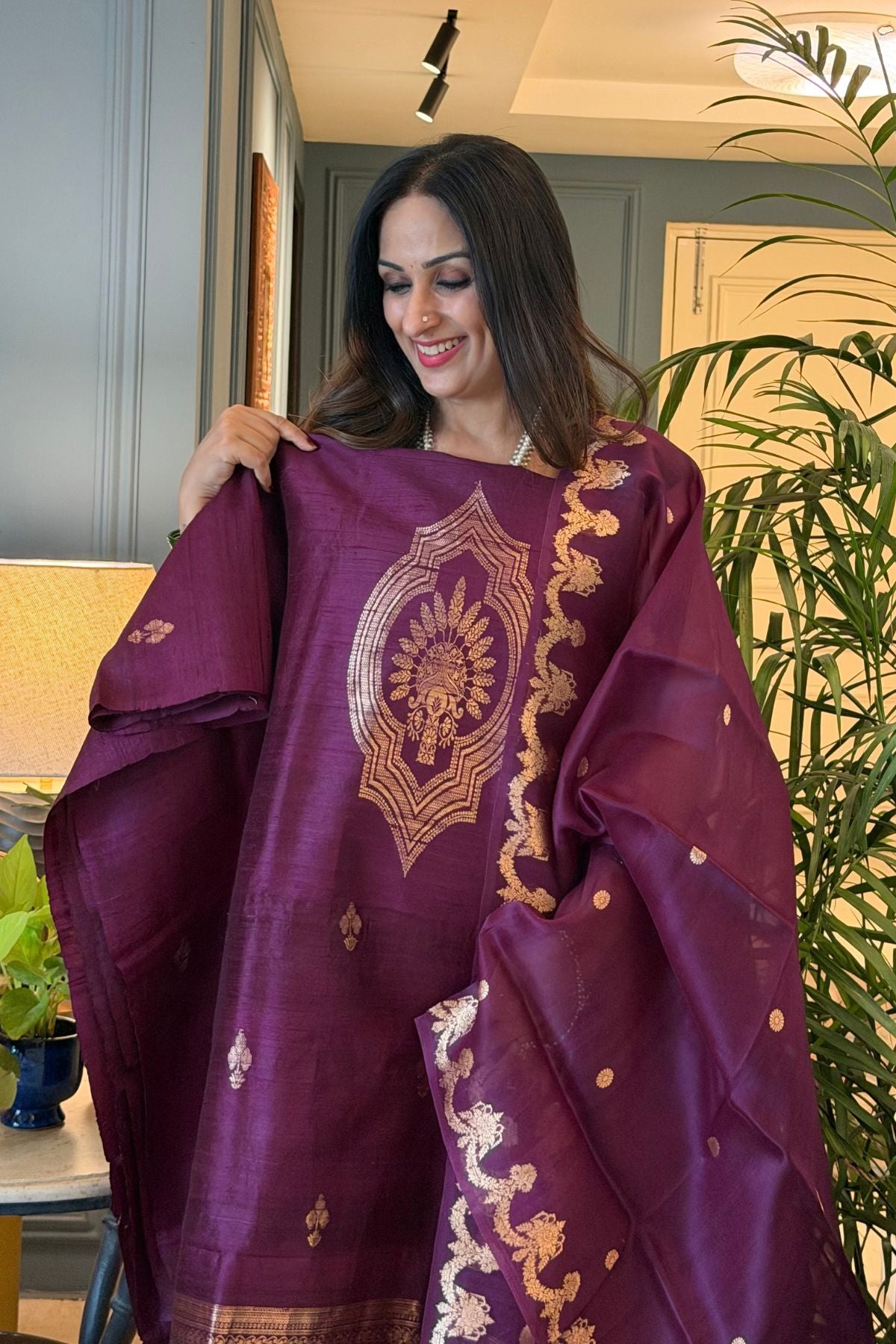 Handwoven Banarasi full sets in pure Raw silk!!